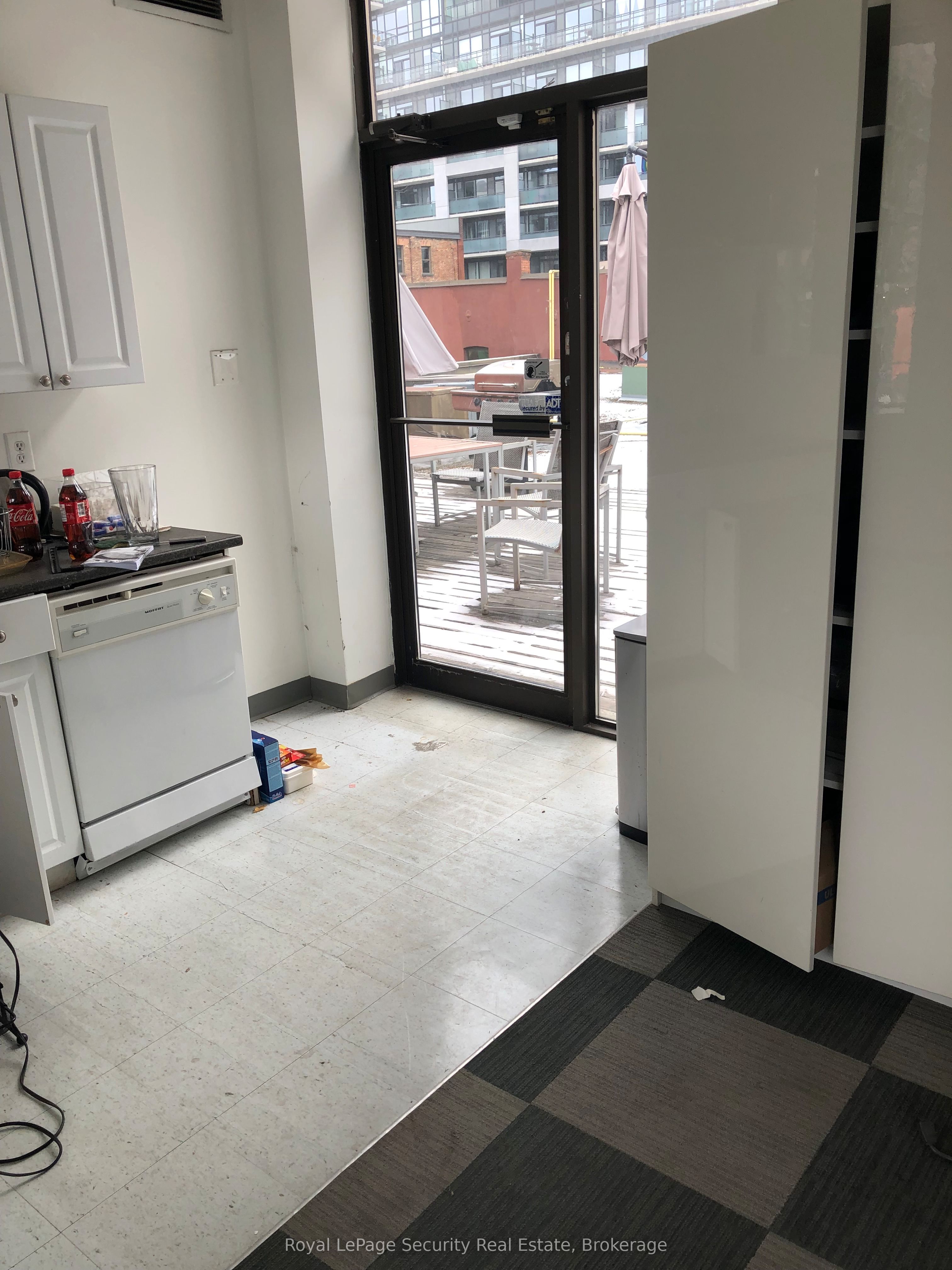 #2nd Flr - 381 Richmond Street Property Photo 1