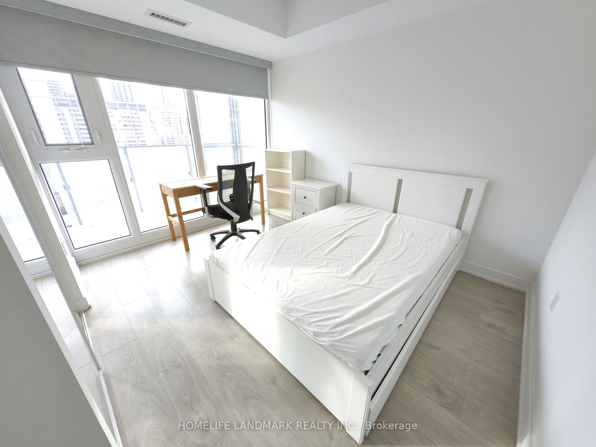 50 Wellesley St E 09 Property Photo 11