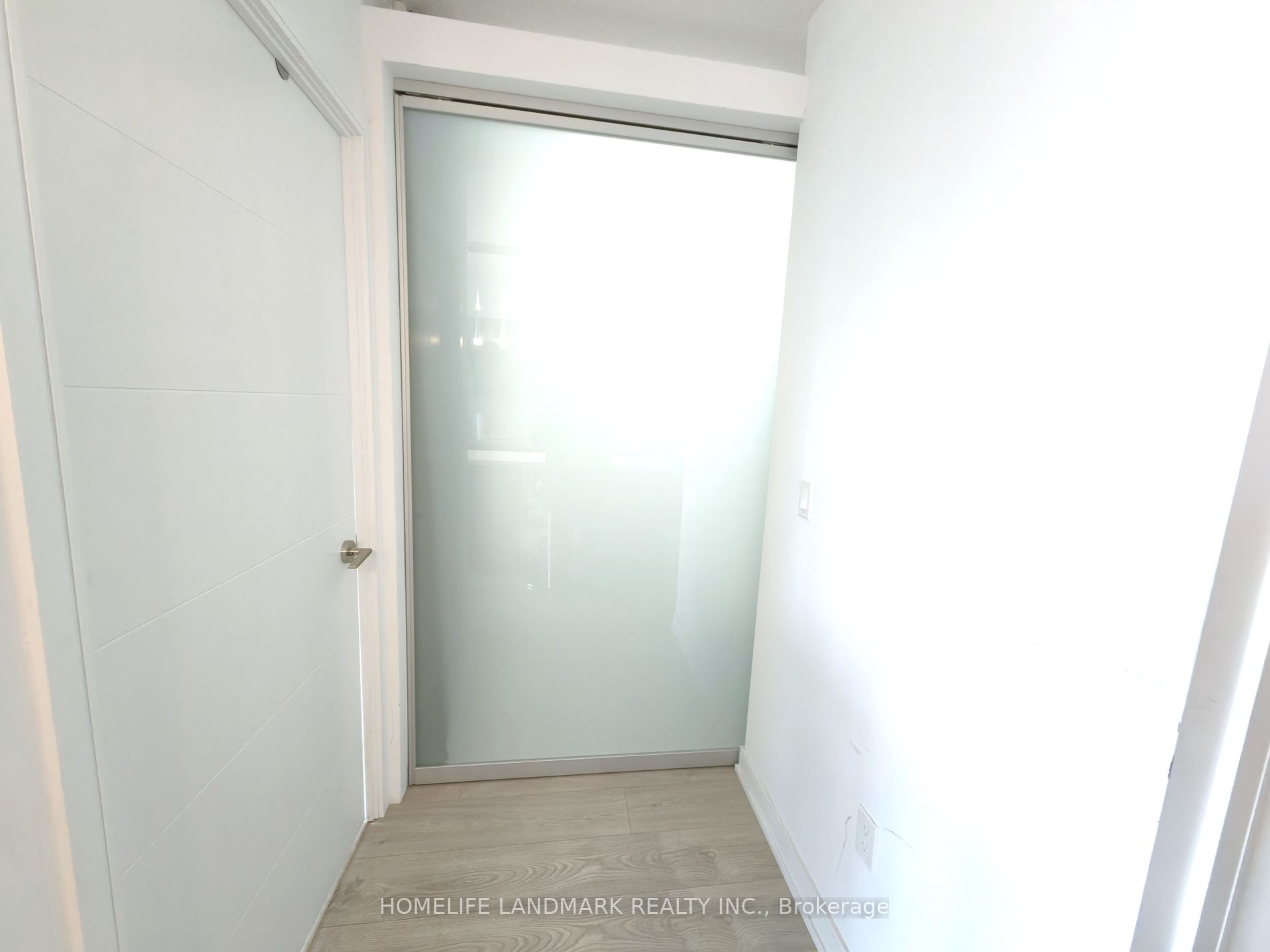 50 Wellesley St E 09 Property Photo 13