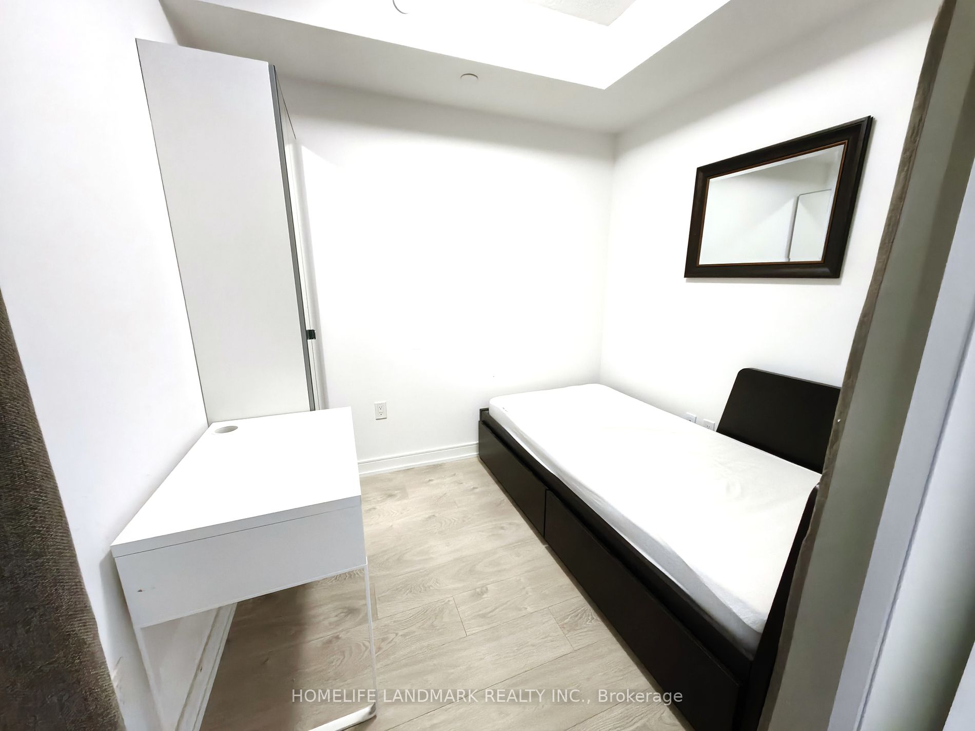 50 Wellesley St E 09 Property Photo 15