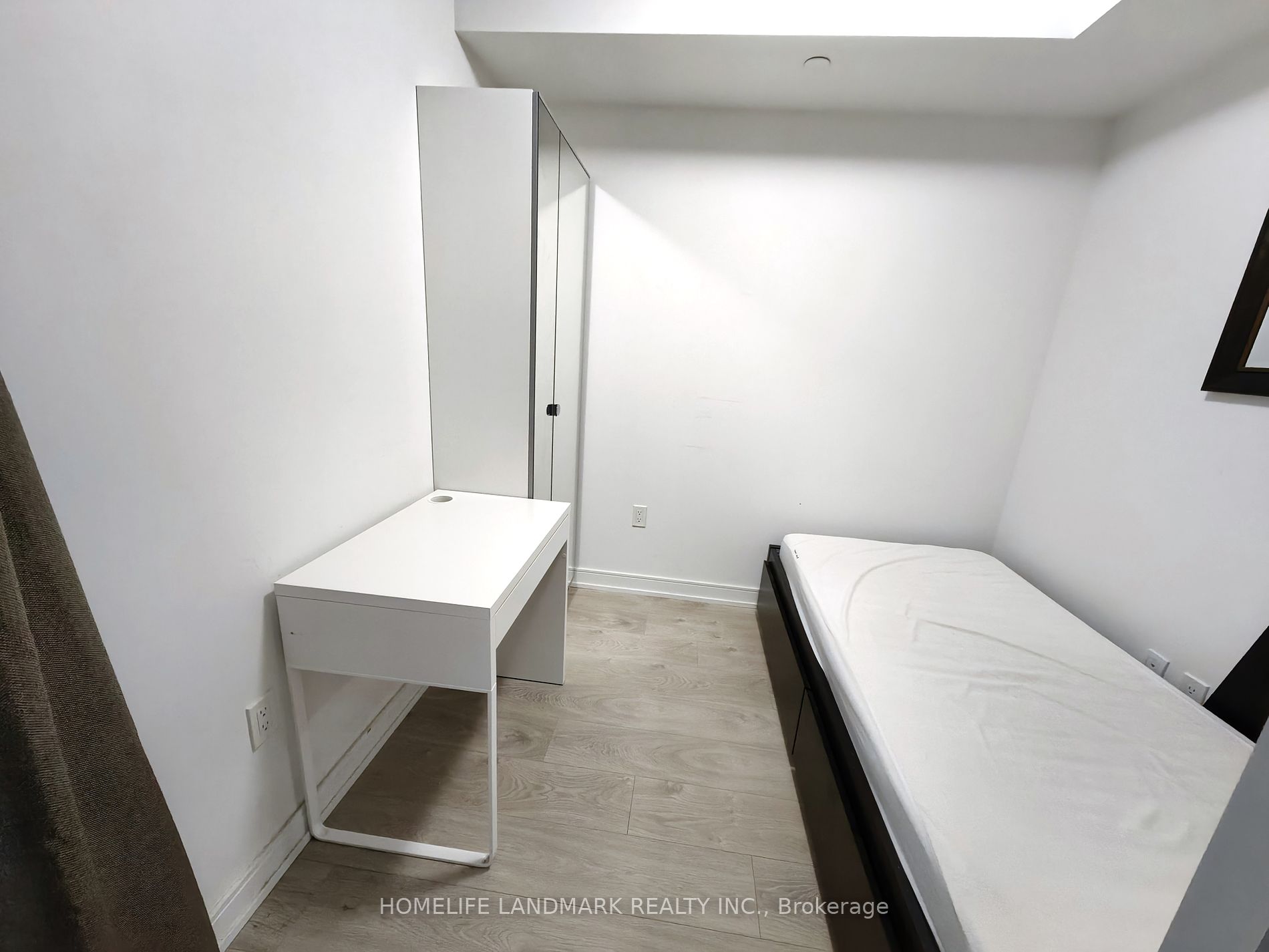 50 Wellesley St E 09 Property Photo 16