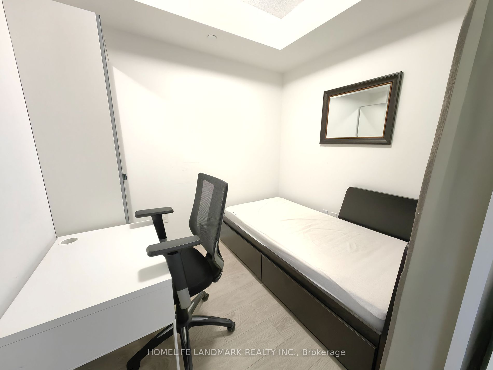 50 Wellesley St E 09 Property Photo 19