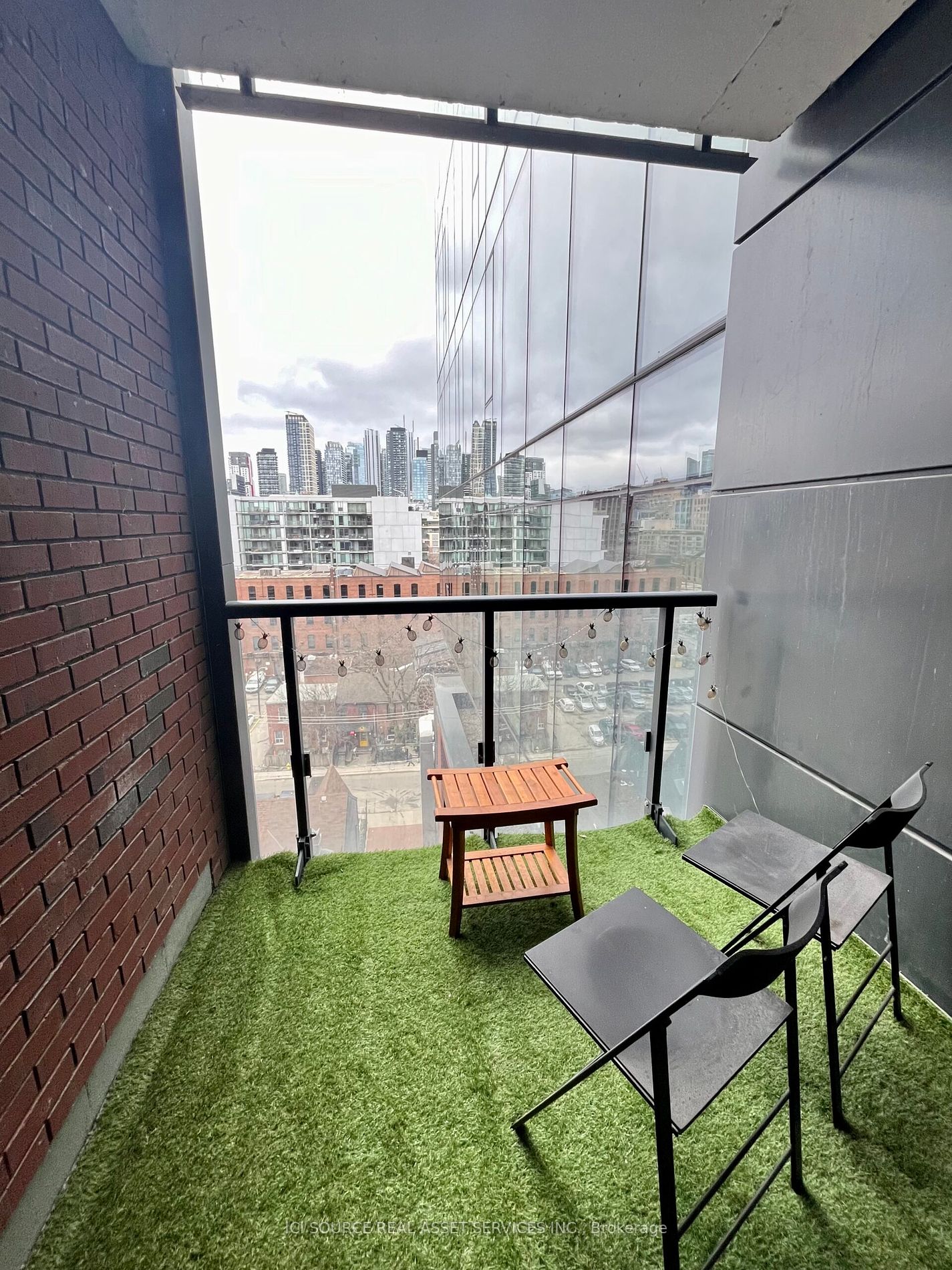 501 Adelaide St W 5 Property Photo 2