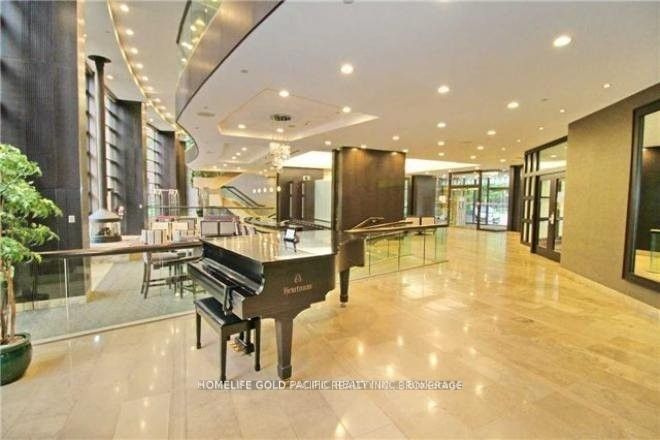 23 Sheppard Ave E 09 Property Photo 5