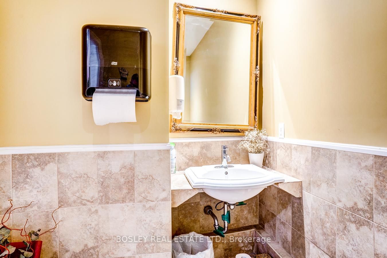 12 Harrison Garden Blvd Property Photo 30