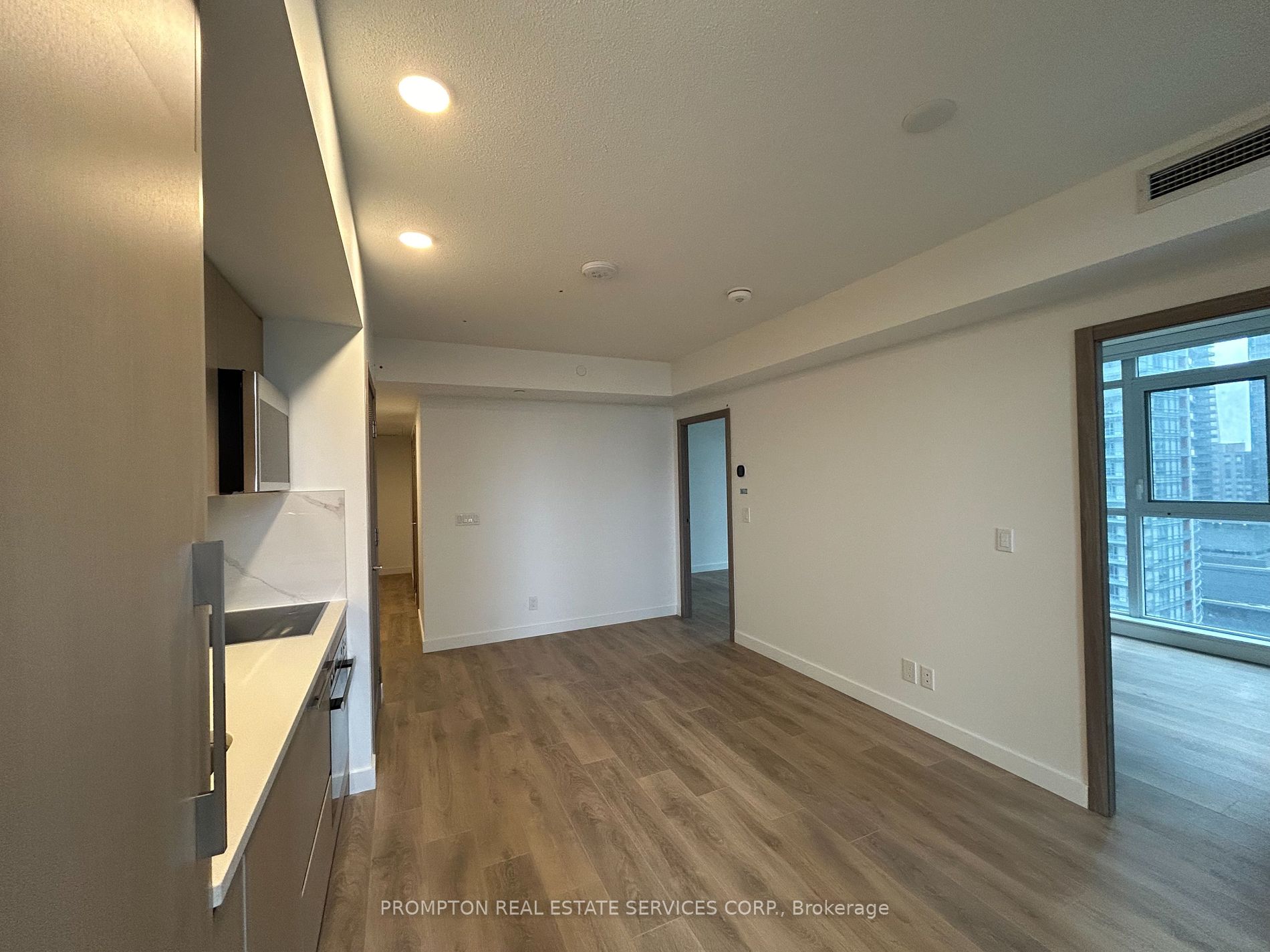 38 Widmer St 01 Property Photo 12