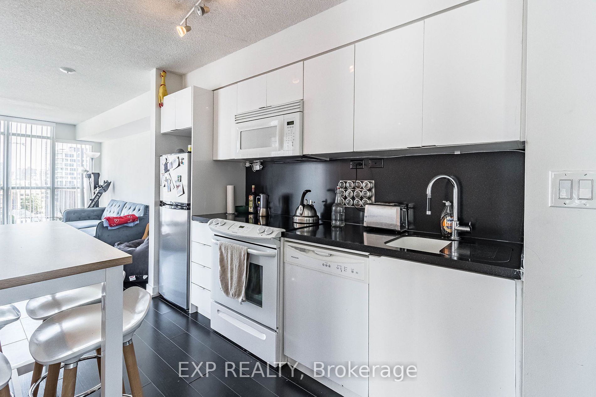 15 Iceboat Terr 20 Property Photo 16