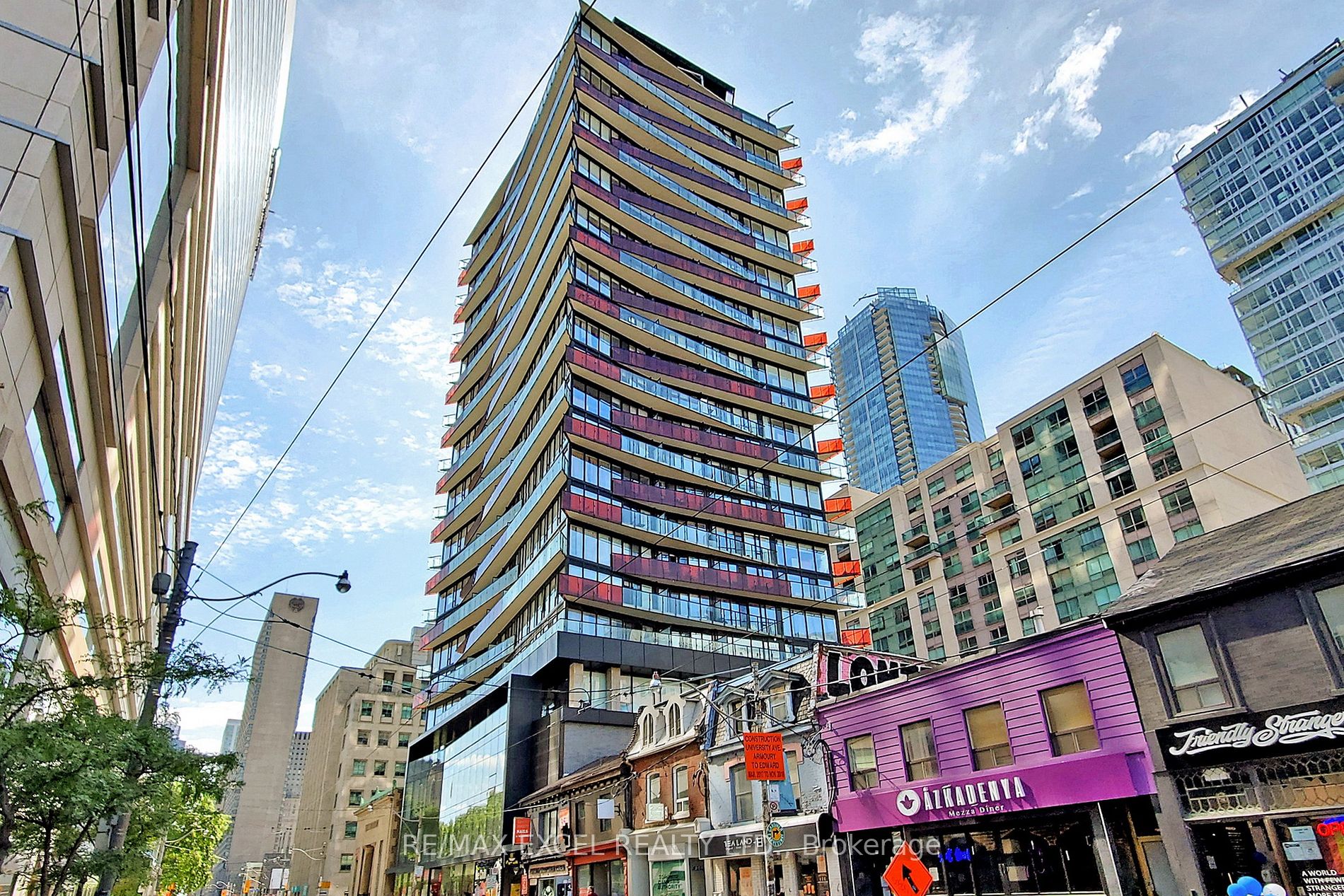215 Queen St W 01 Property Photo 1