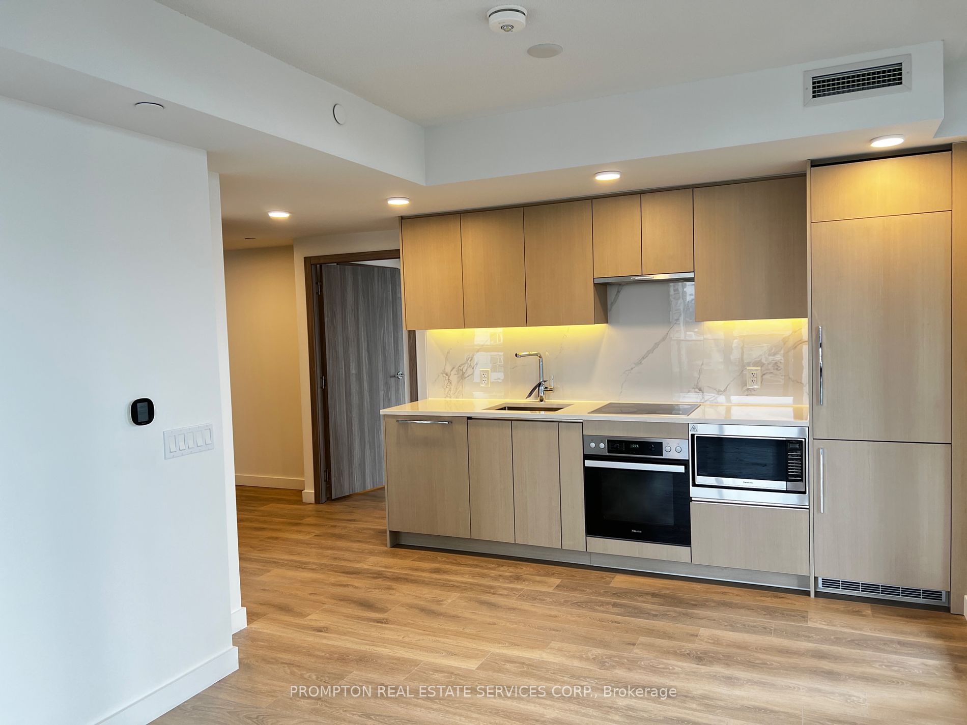 38 Widmer St 11 Property Photo 1
