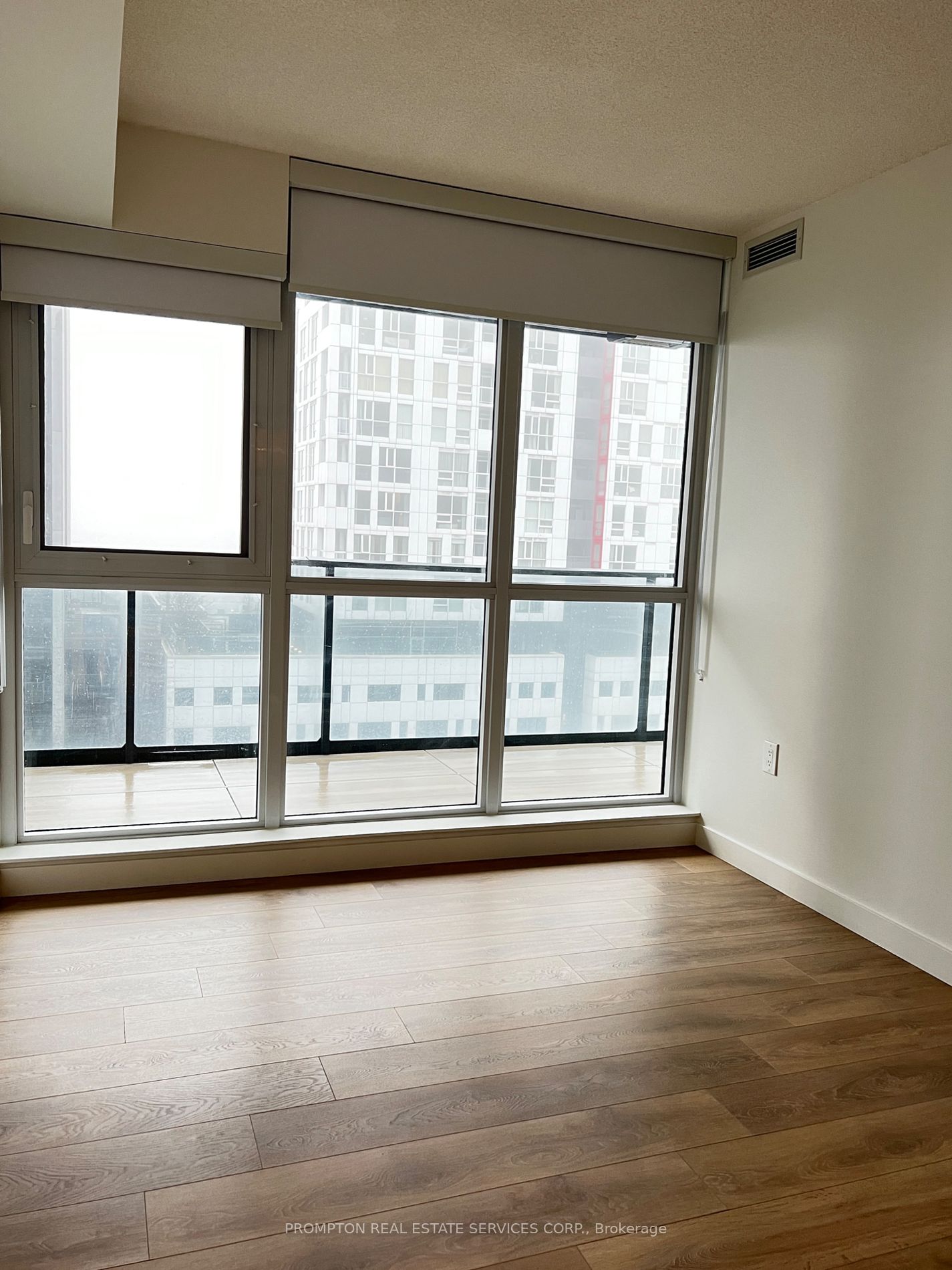 38 Widmer St 11 Property Photo 14