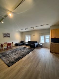 383 Eglinton Ave E Property Photo 3