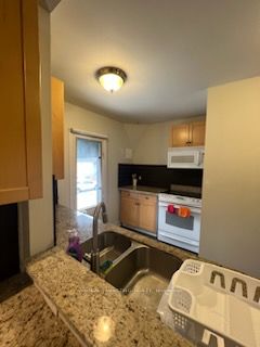 383 Eglinton Ave E Property Photo 7