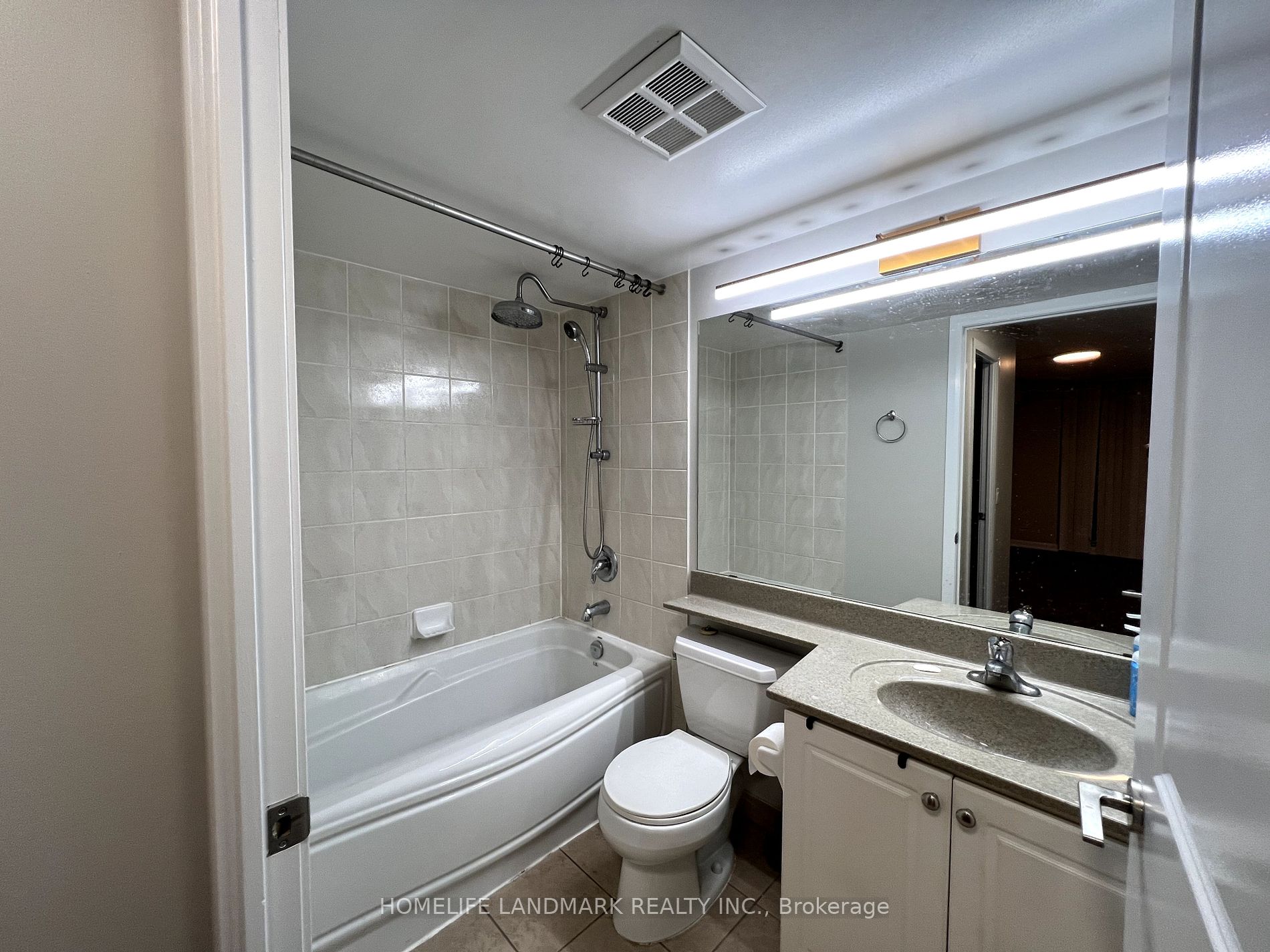 4978 Yonge St 05 Property Photo 5