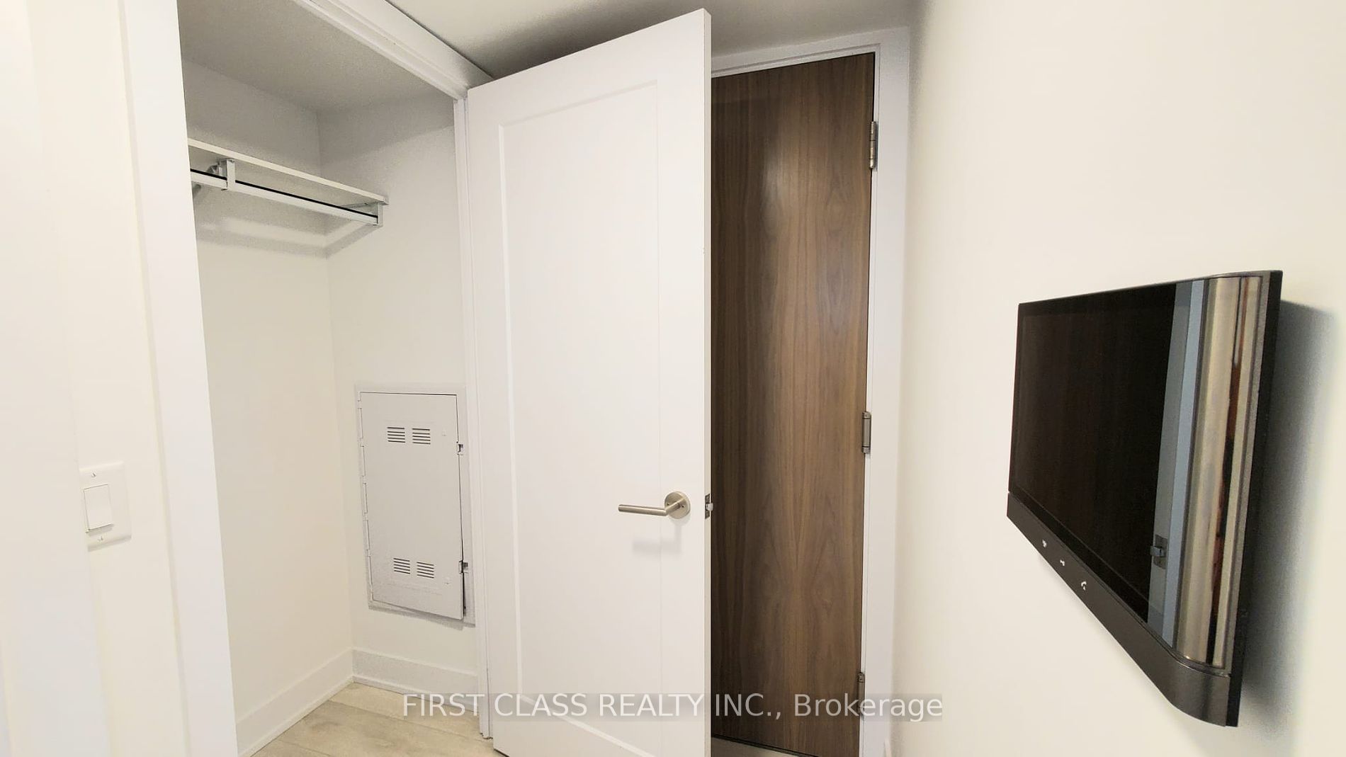 575 Bloor St E 7 Property Photo 6