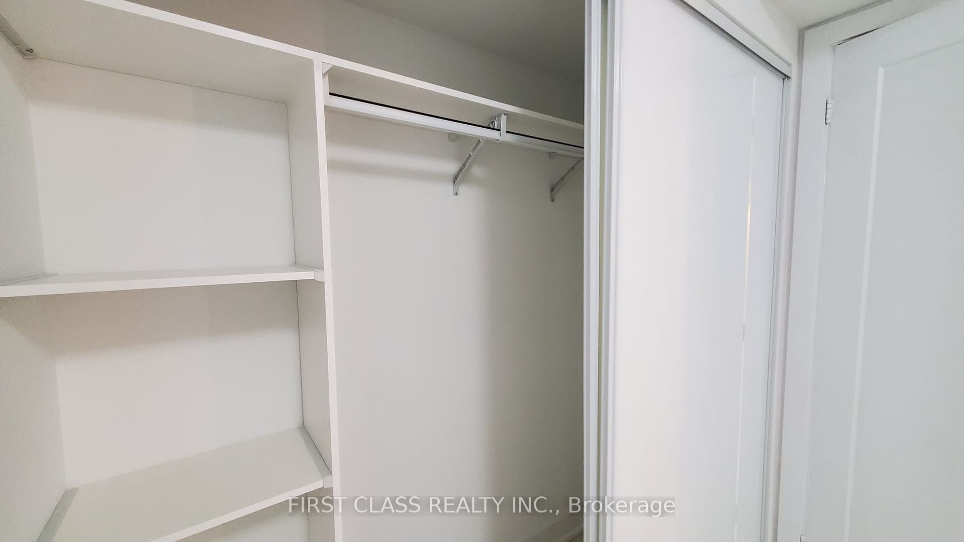 575 Bloor St E 7 Property Photo 10