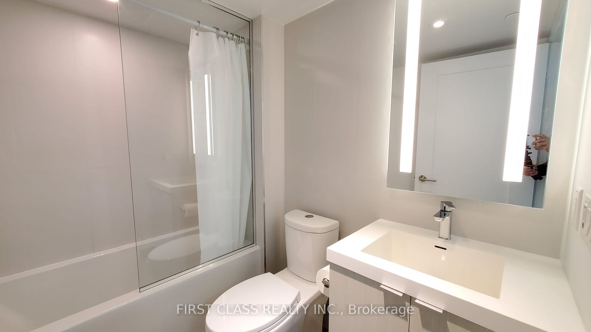 575 Bloor St E 7 Property Photo 11