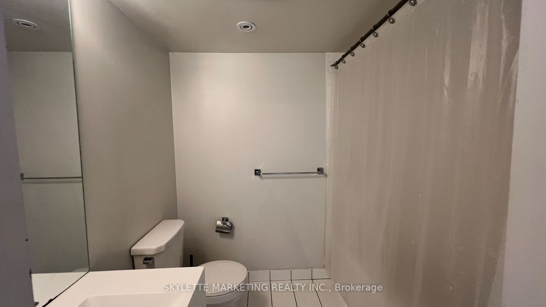 15 Iceboat Terr 11 Property Photo 17