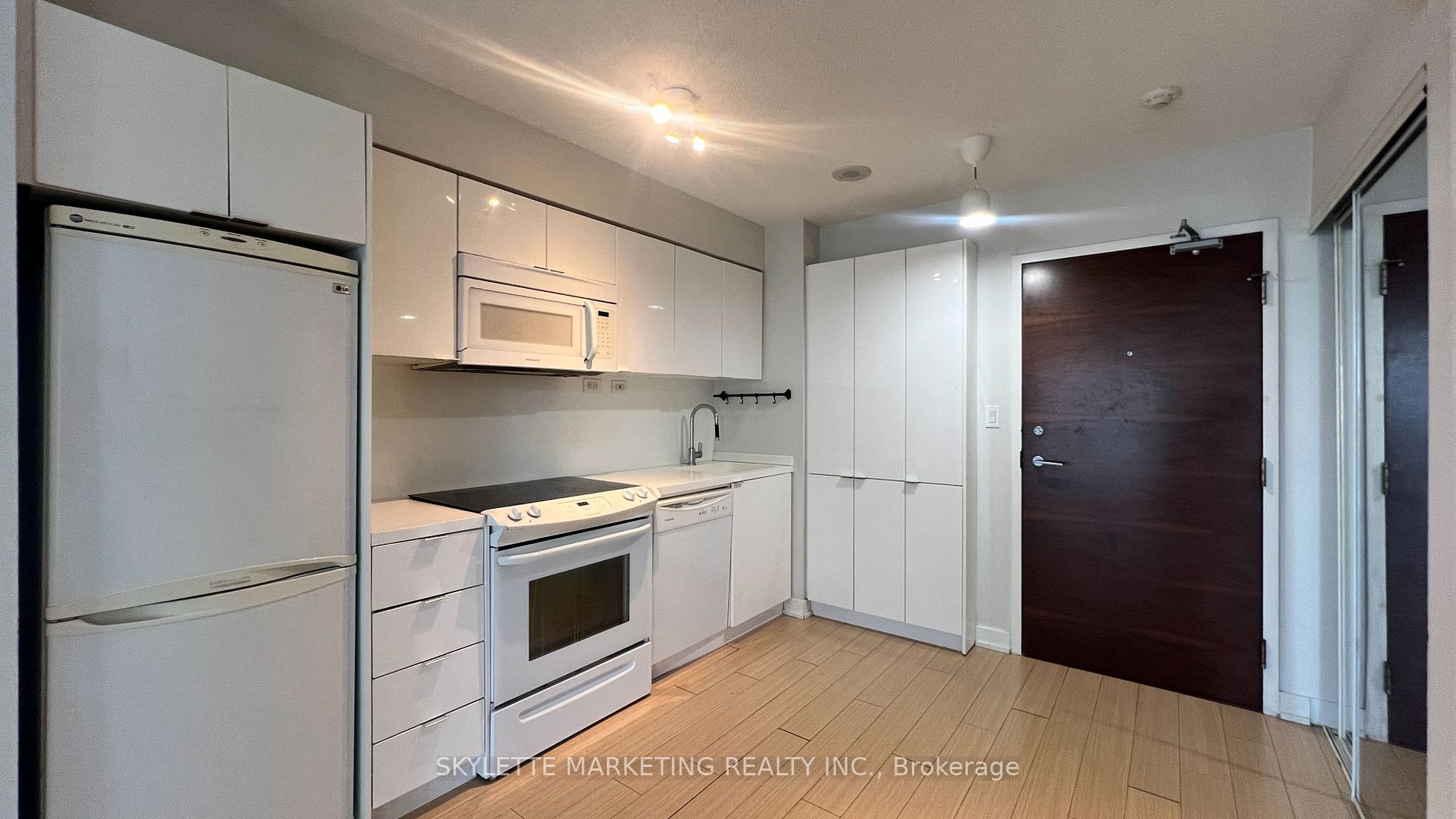 15 Iceboat Terr 11 Property Photo 23