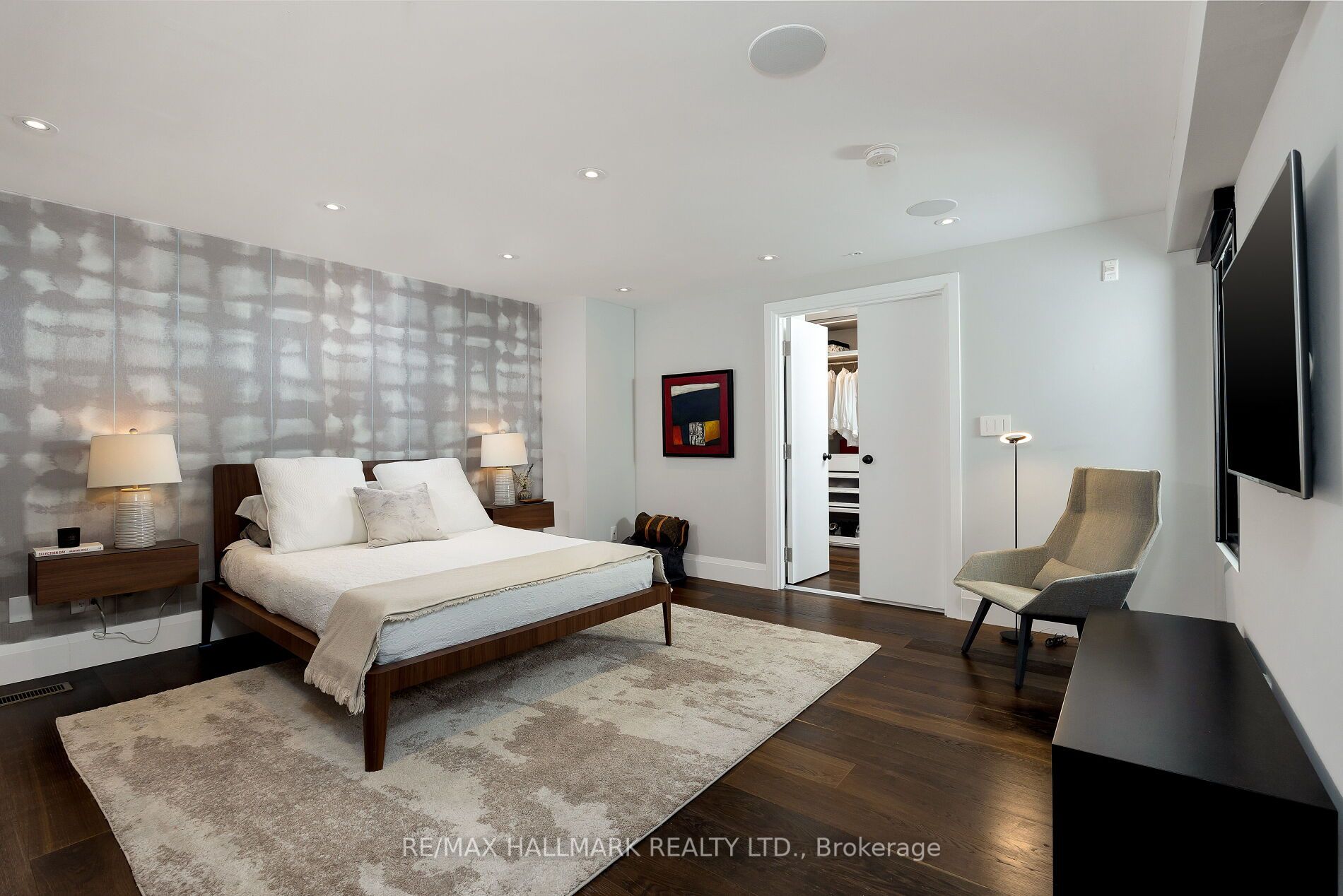 43 Hanna Ave 23 Property Photo 23