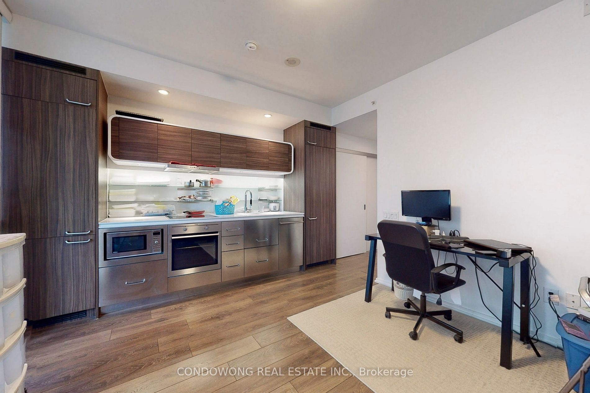 45 Charles St E 3 Property Photo 1