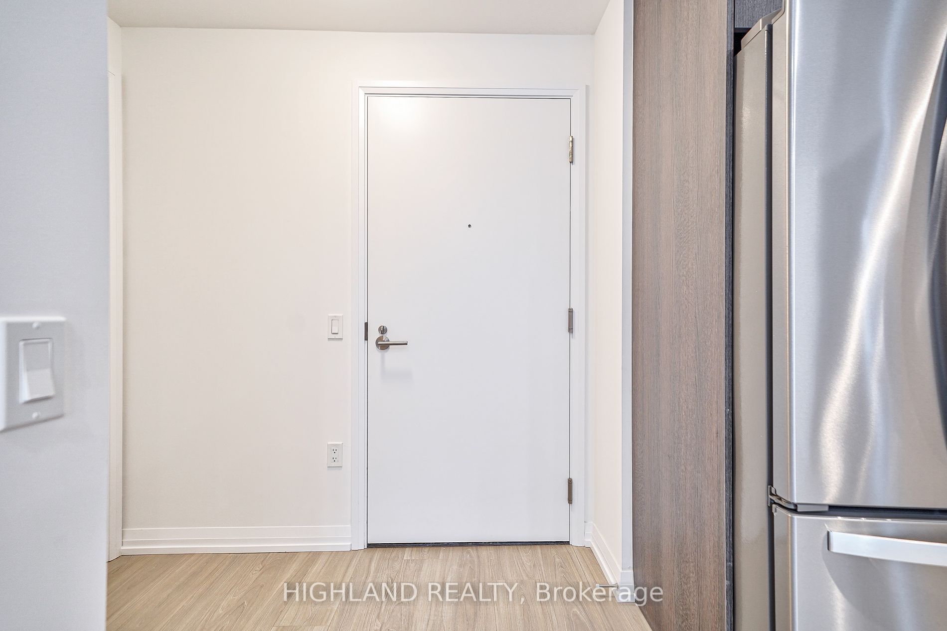 25 Holly St 01 Property Photo 4