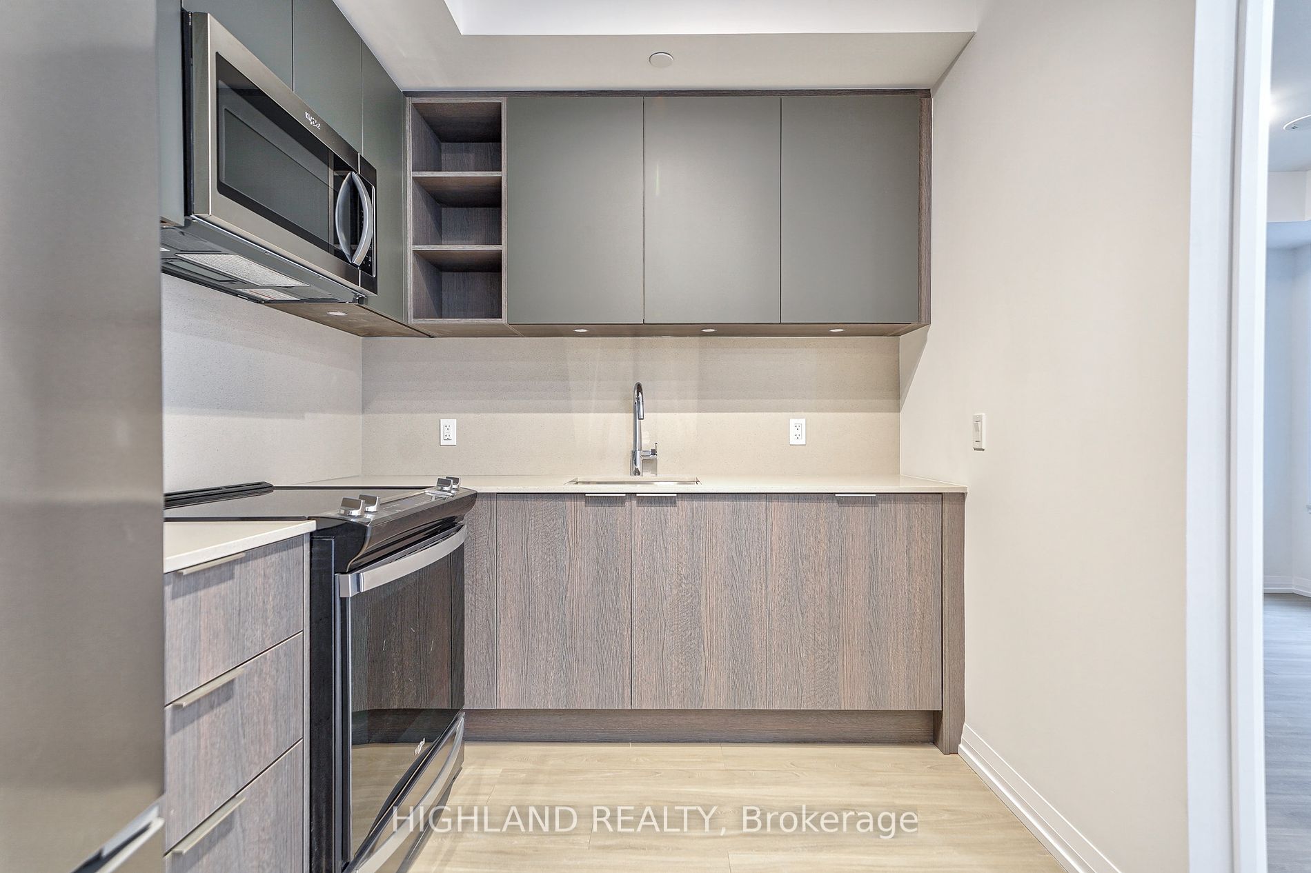 25 Holly St 01 Property Photo 6