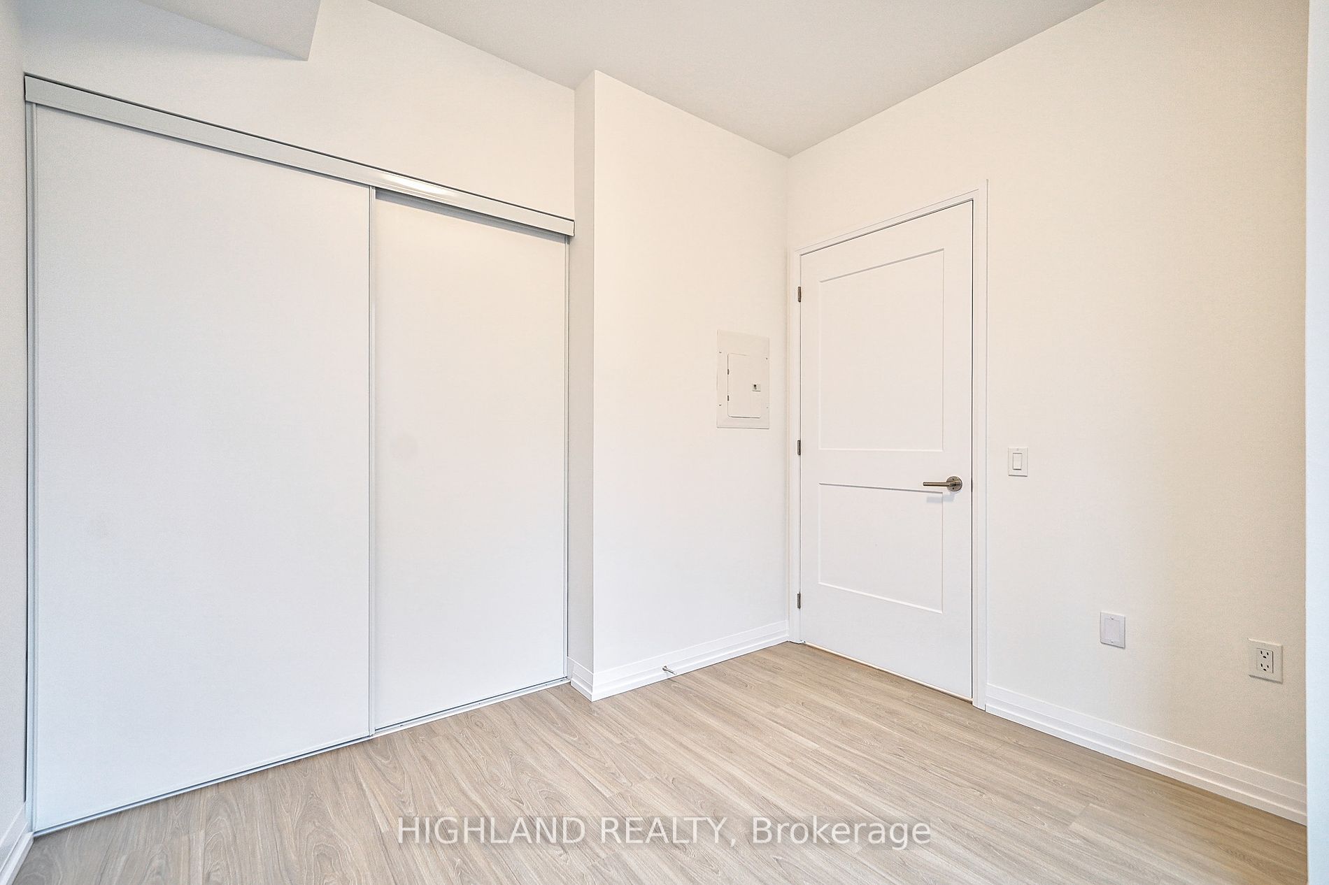 25 Holly St 01 Property Photo 24