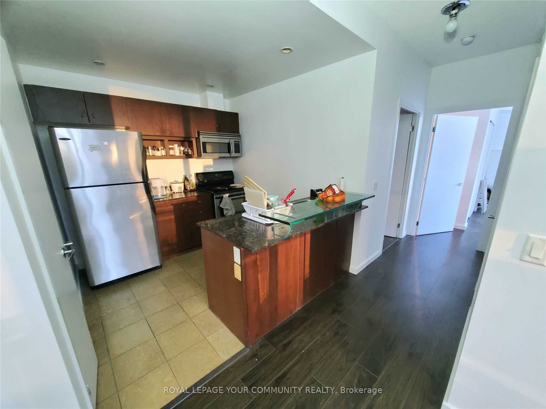 218 Queens Quay W 1701 Property Photo 5