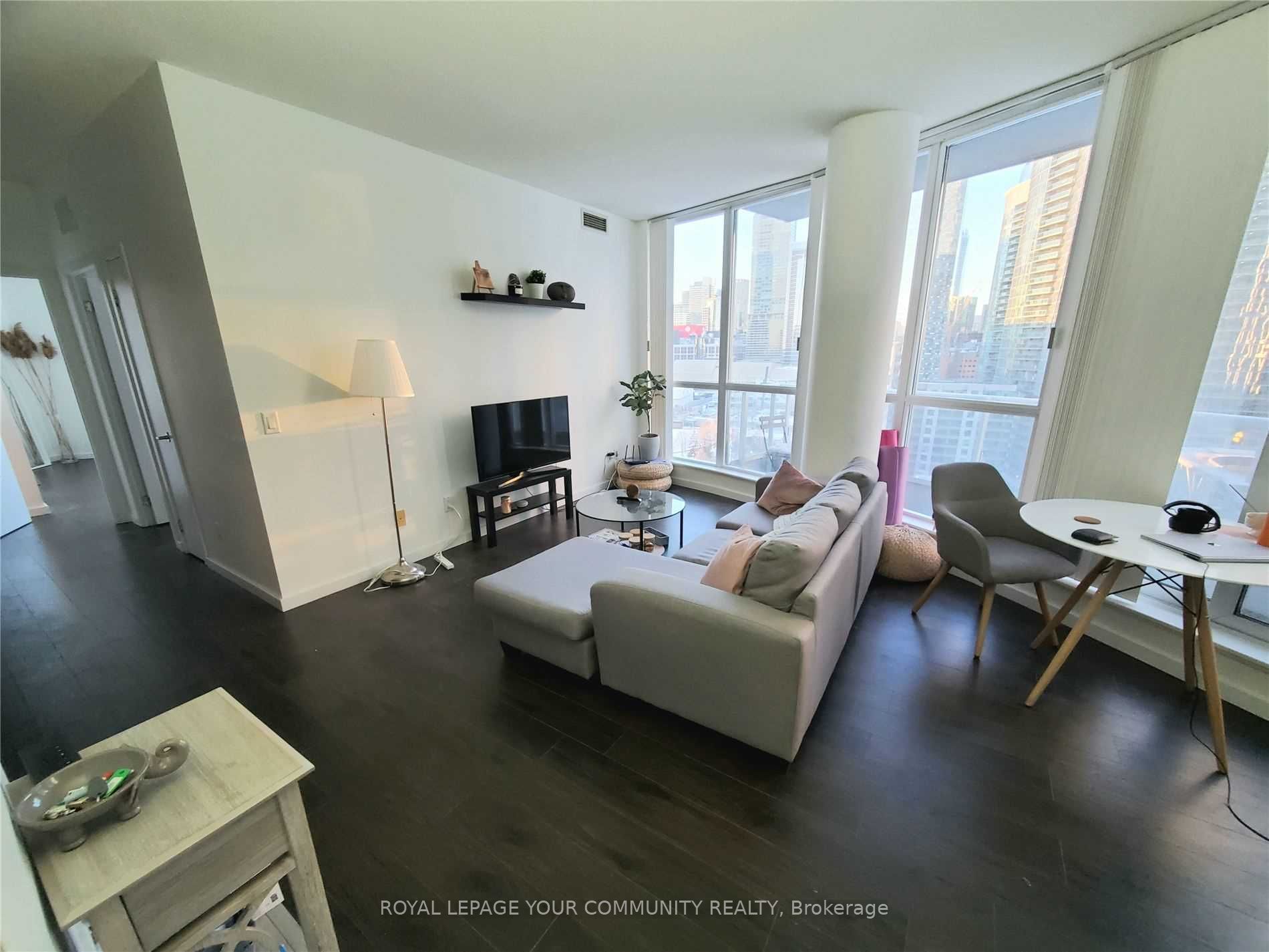 218 Queens Quay W 1701 Property Photo 6