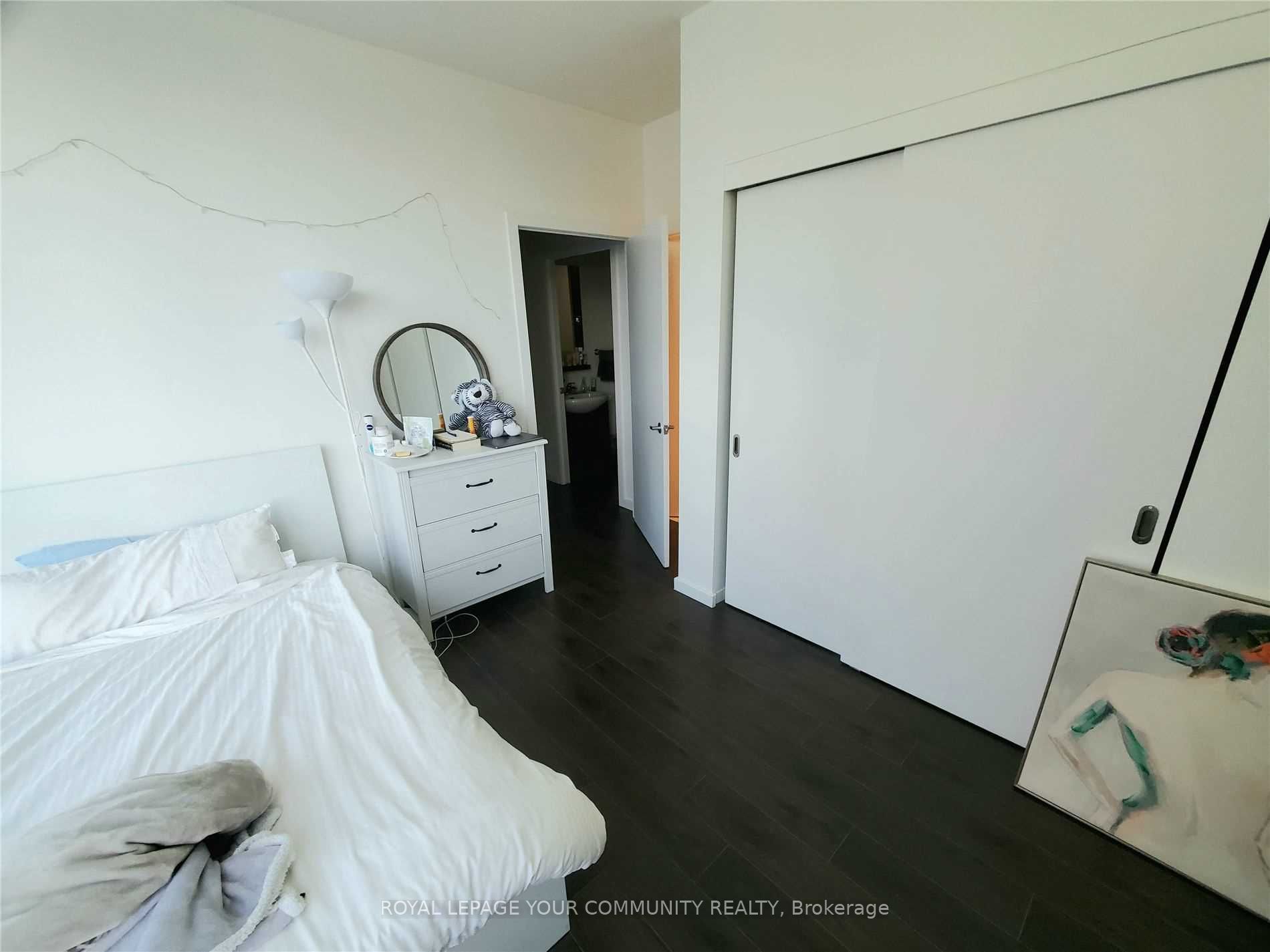 218 Queens Quay W 1701 Property Photo 8