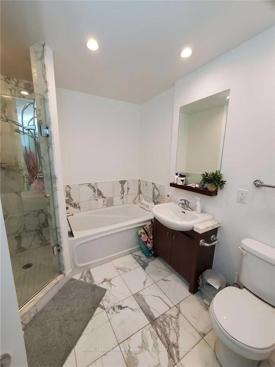 218 Queens Quay W 1701 Property Photo 9