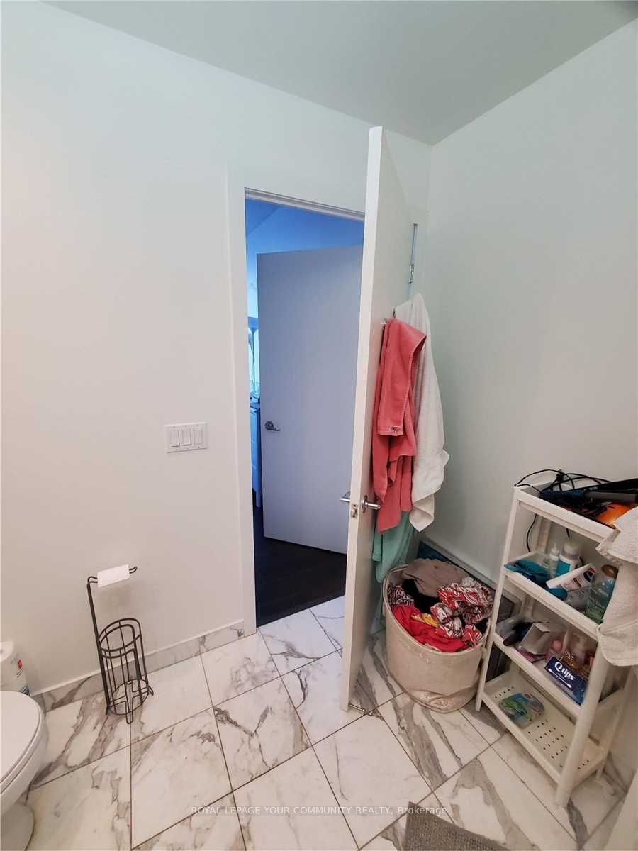 218 Queens Quay W 1701 Property Photo 10