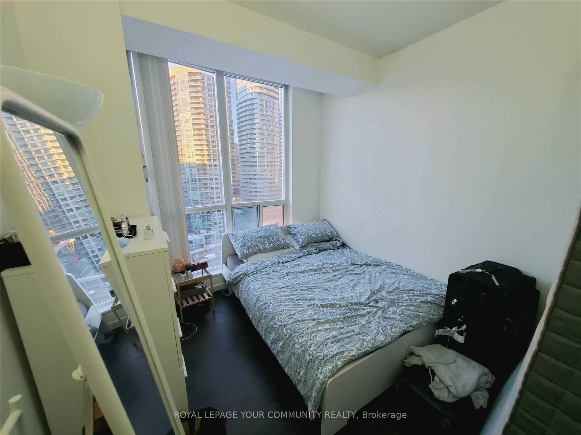 218 Queens Quay W 1701 Property Photo 11