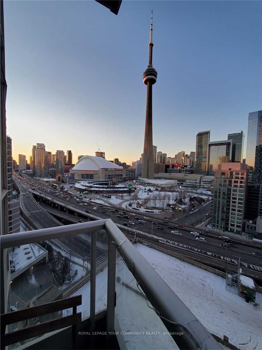 218 Queens Quay W 1701 Property Photo 15