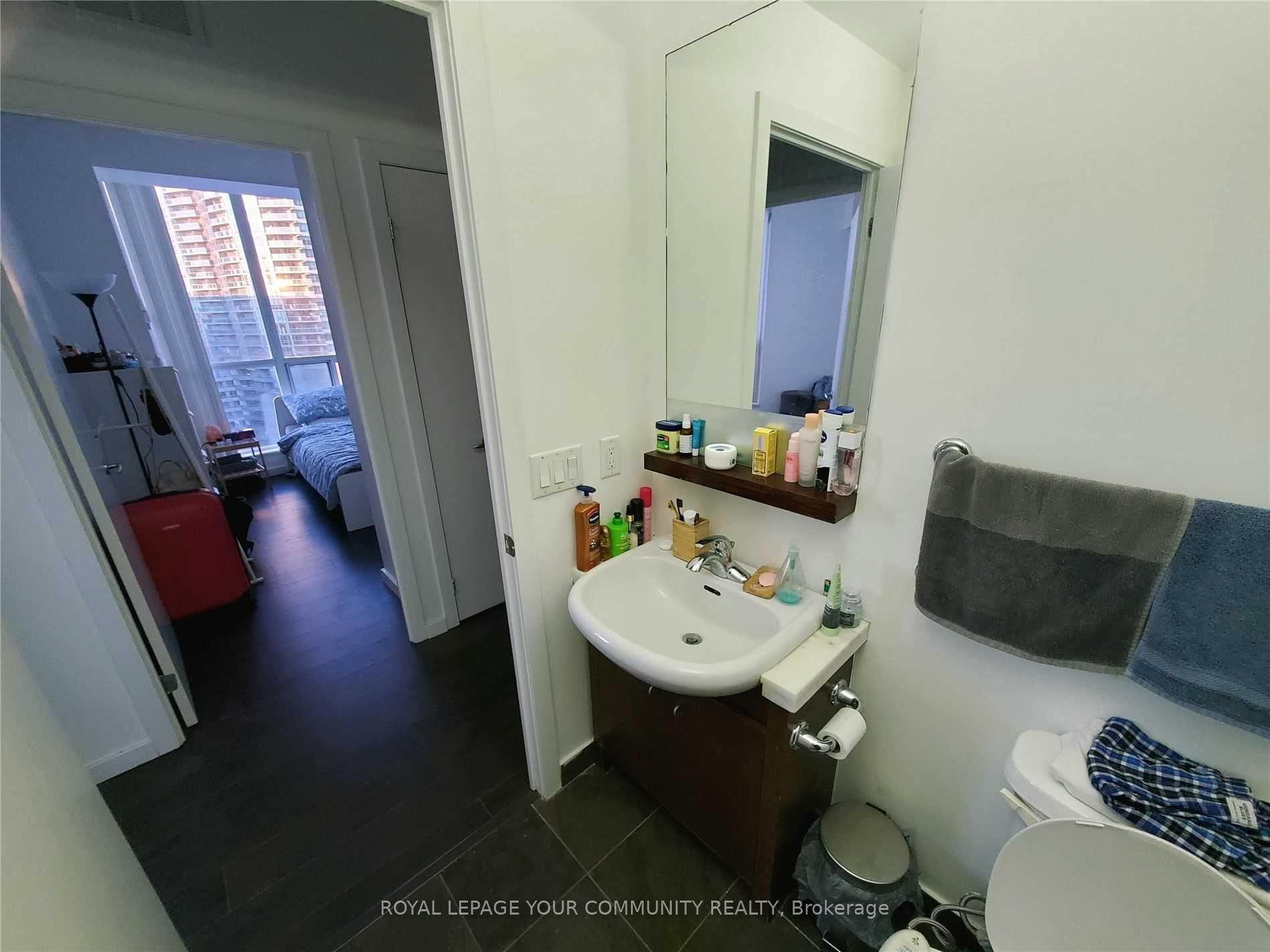 218 Queens Quay W 1701 Property Photo 18