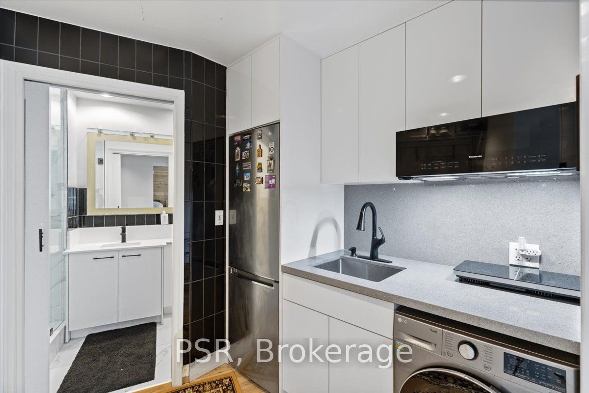 1 King St W 02 Property Photo 7