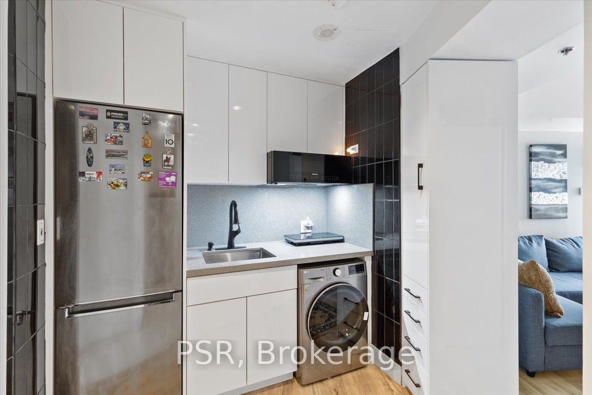 1 King St W 02 Property Photo 8
