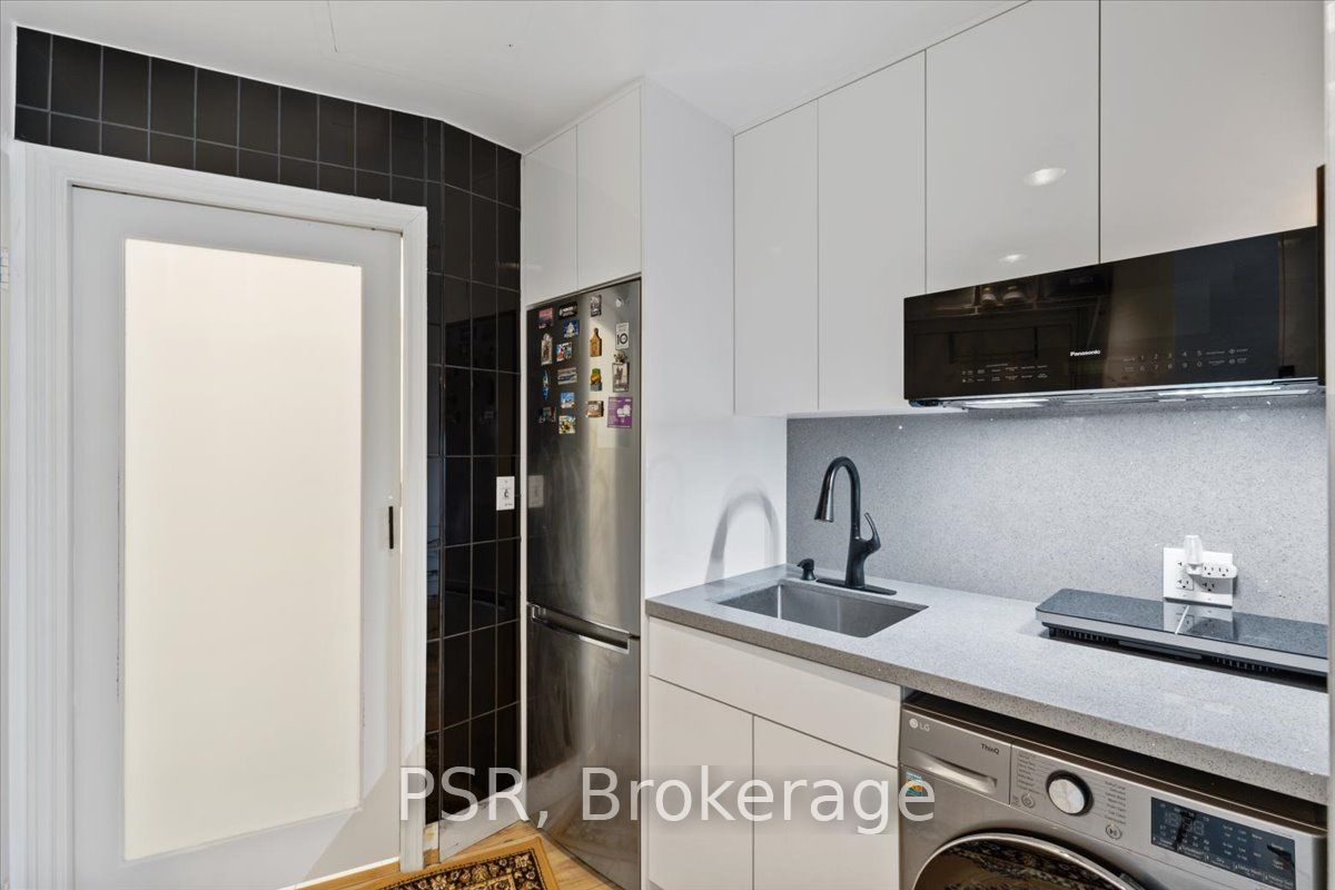 1 King St W 02 Property Photo 9