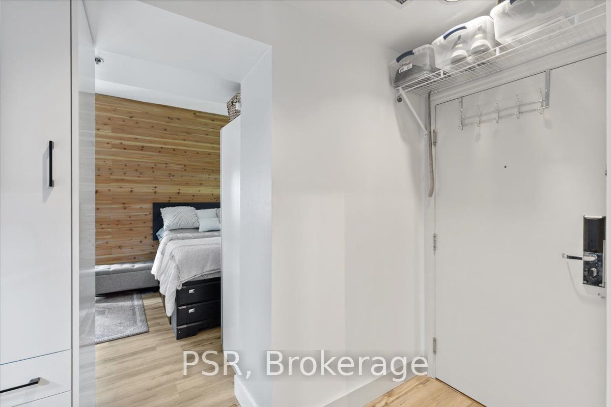 1 King St W 02 Property Photo 10