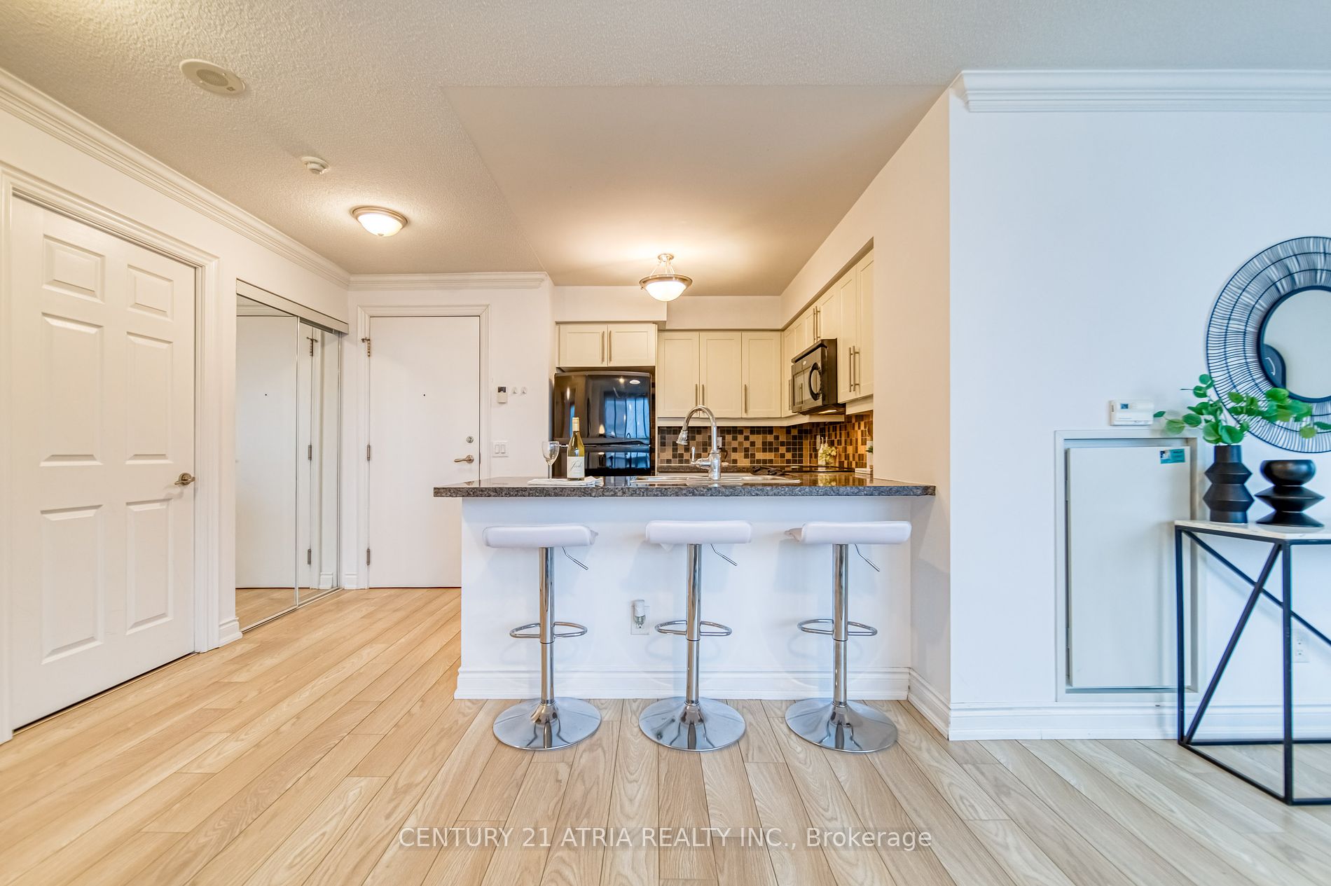 25 Greenview Ave 6 Property Photo 6