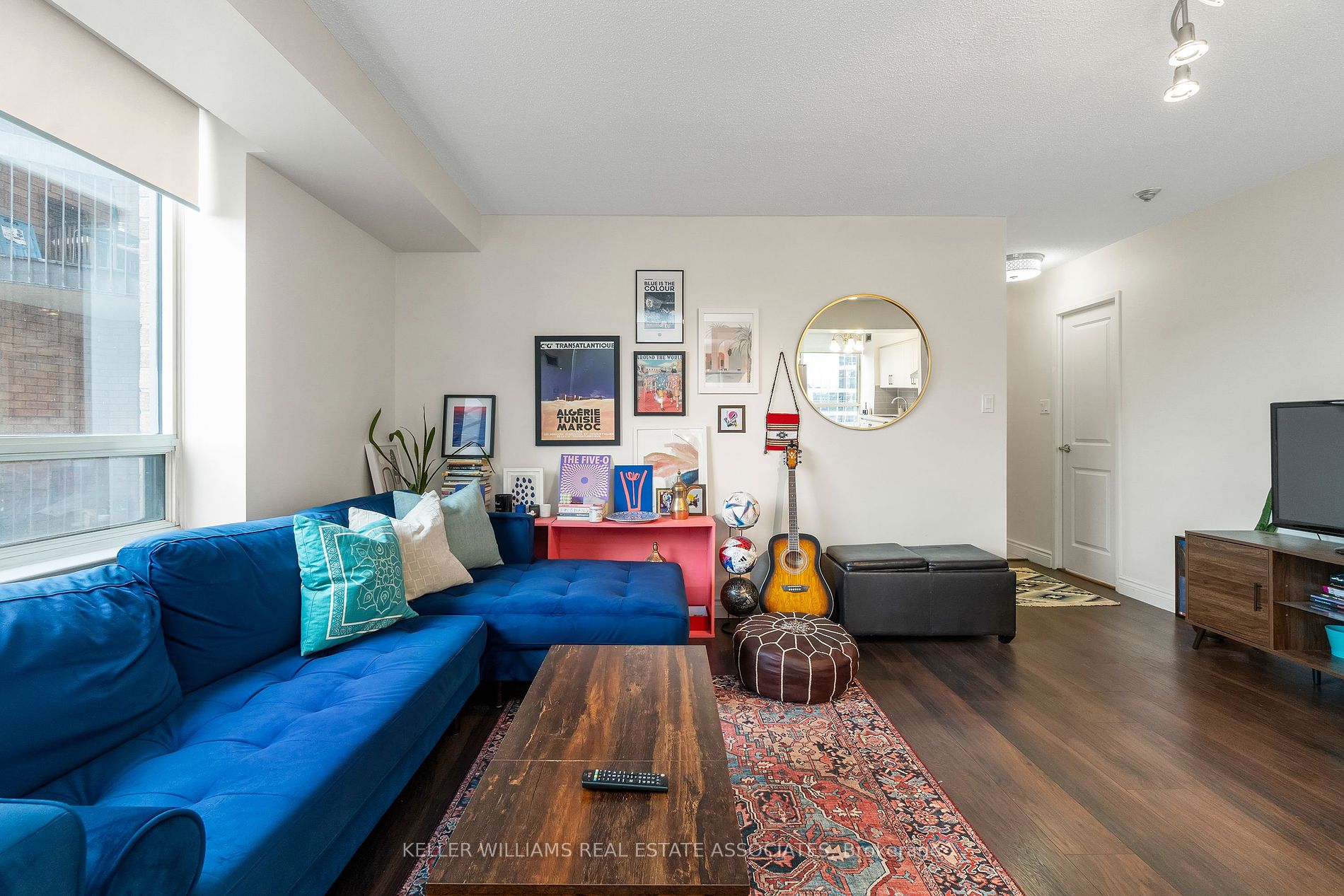633 Bay St 18 Property Photo 8