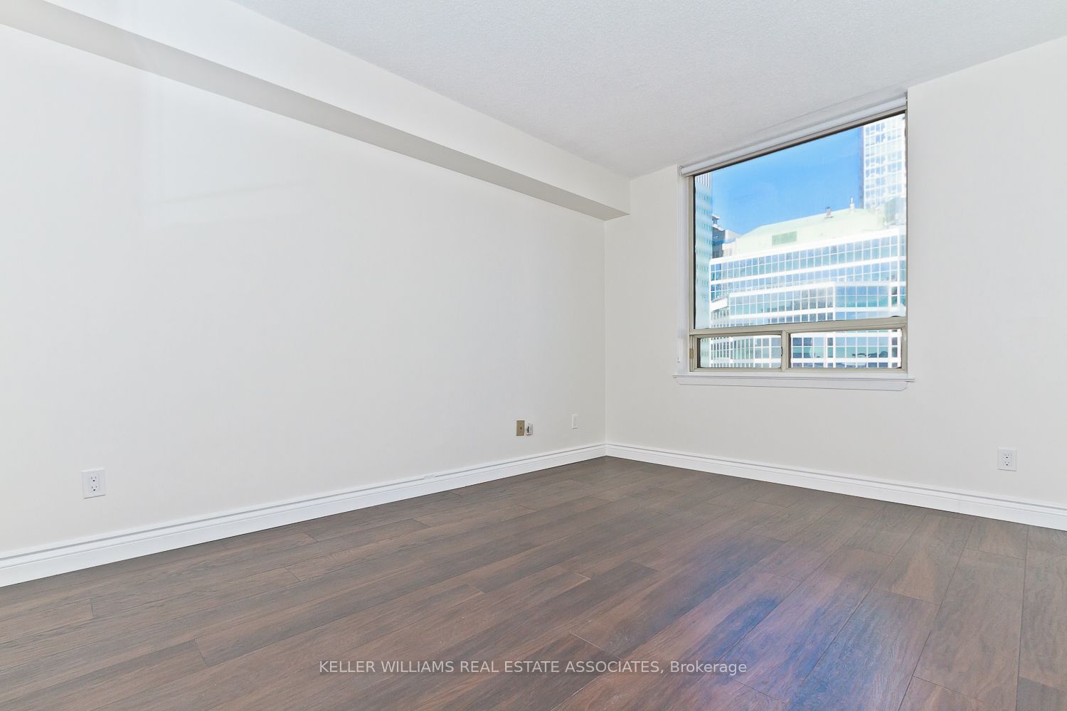 633 Bay St 18 Property Photo 18
