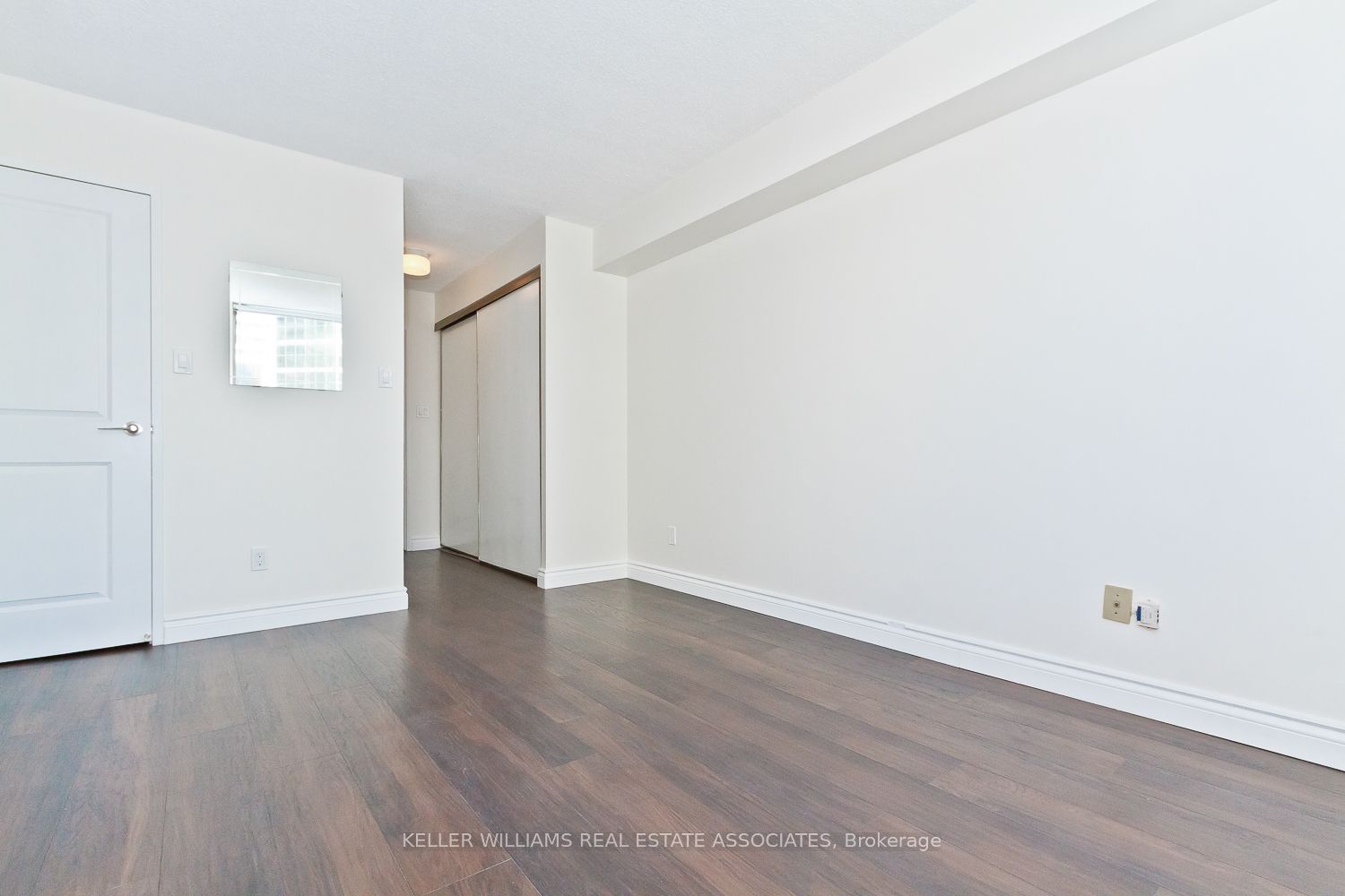 633 Bay St 18 Property Photo 20