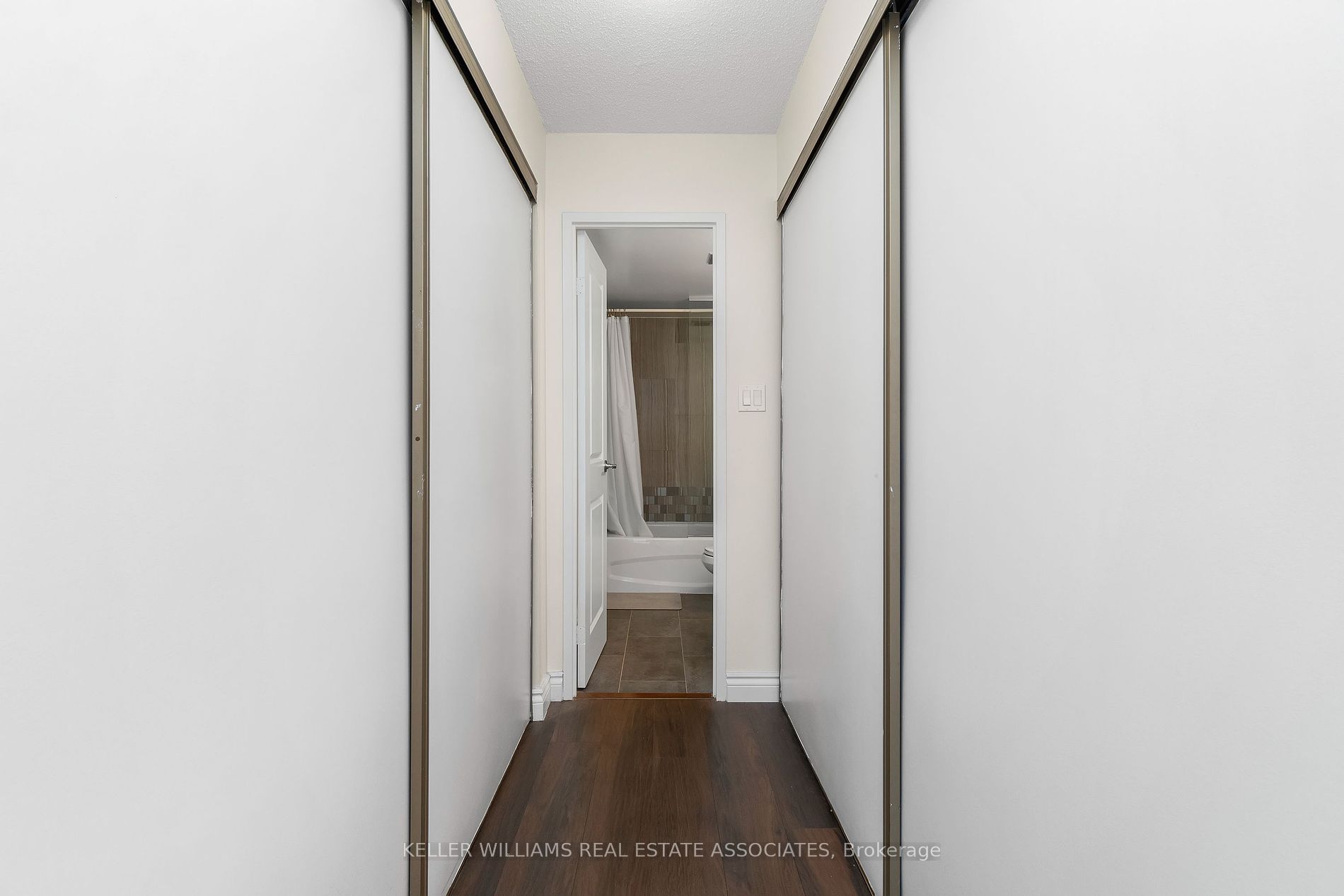 633 Bay St 18 Property Photo 21