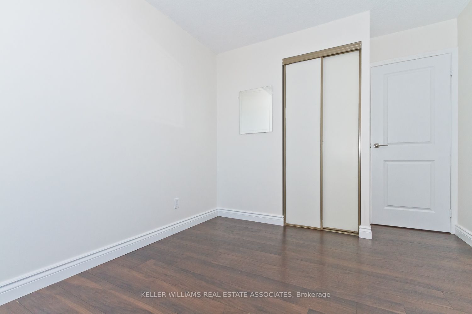 633 Bay St 18 Property Photo 26