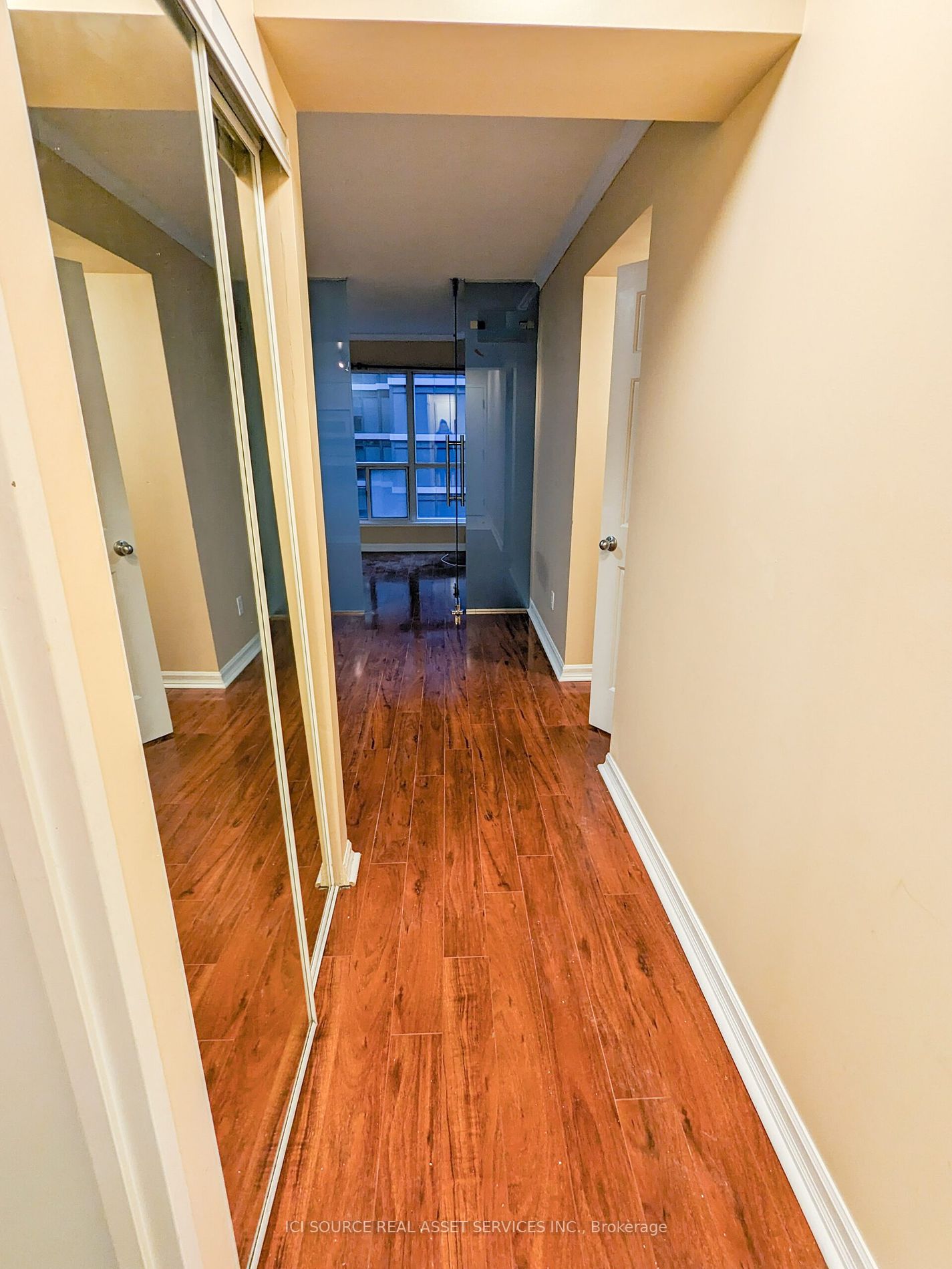 7 Carlton St 4 Property Photo 5