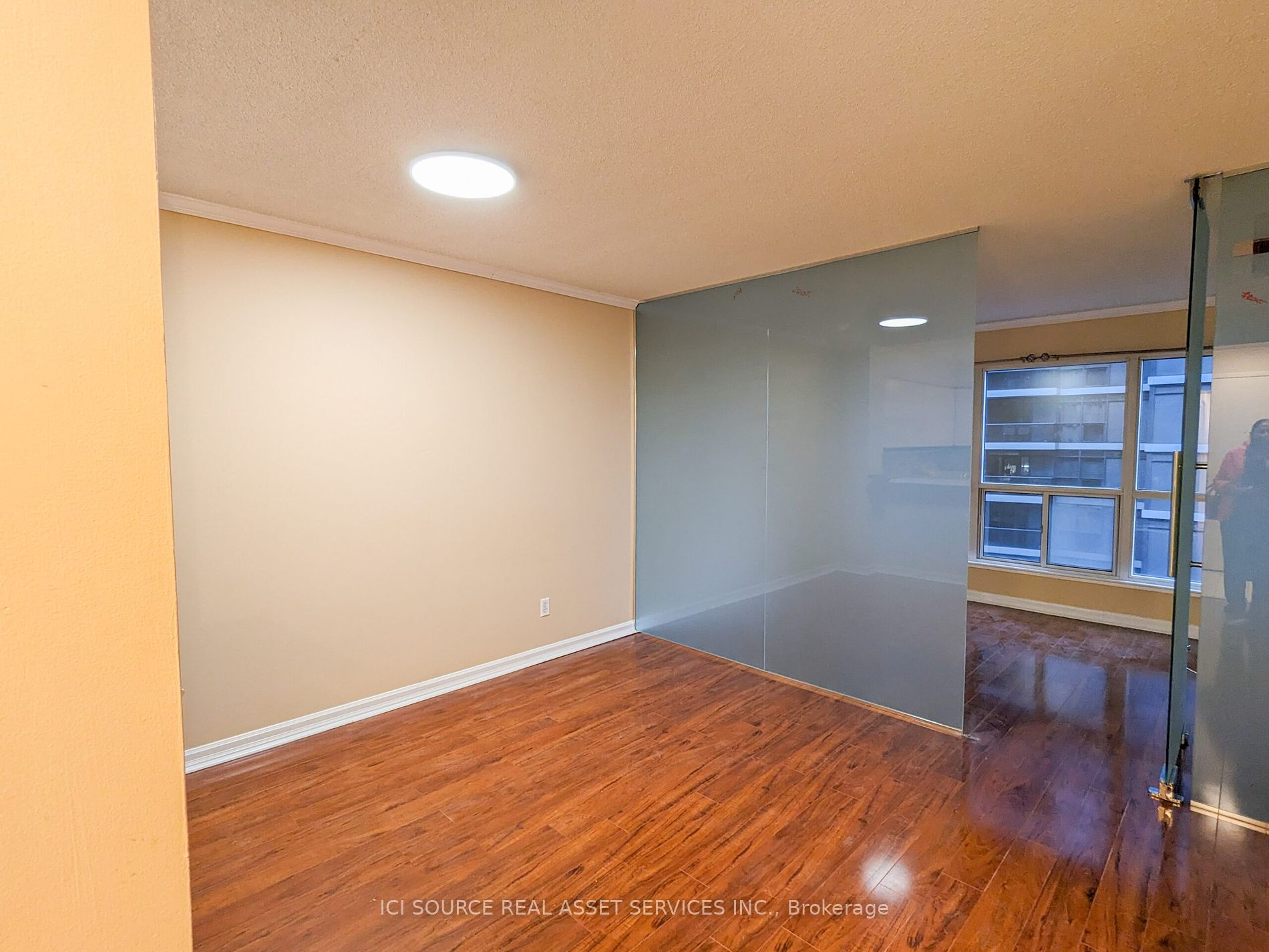 7 Carlton St 4 Property Photo 7