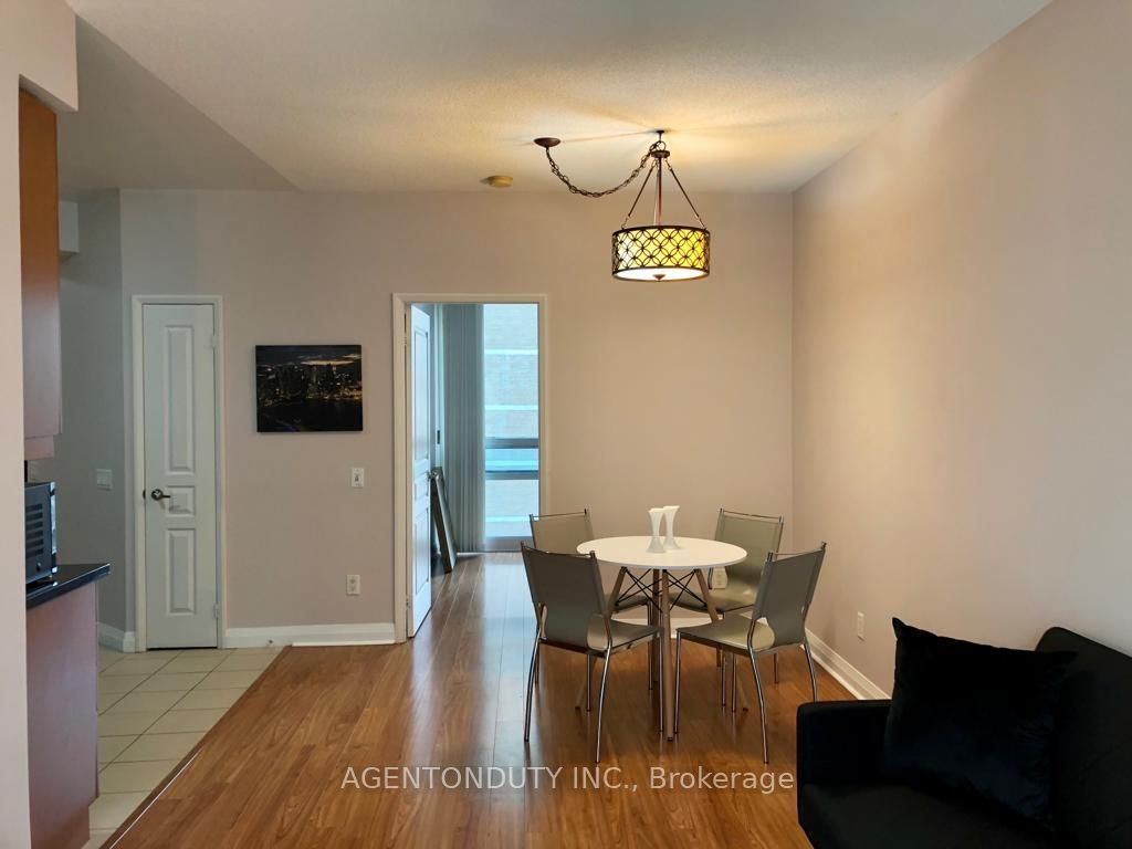 1121 Bay St 01 Property Photo 11