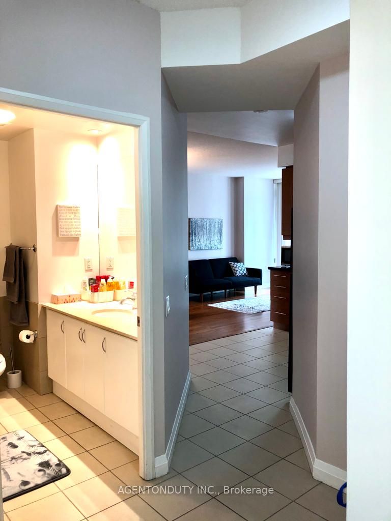 1121 Bay St 01 Property Photo 12