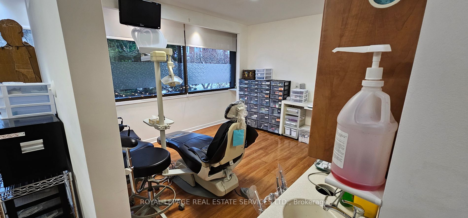 315 Avenue Rd Property Photo 2